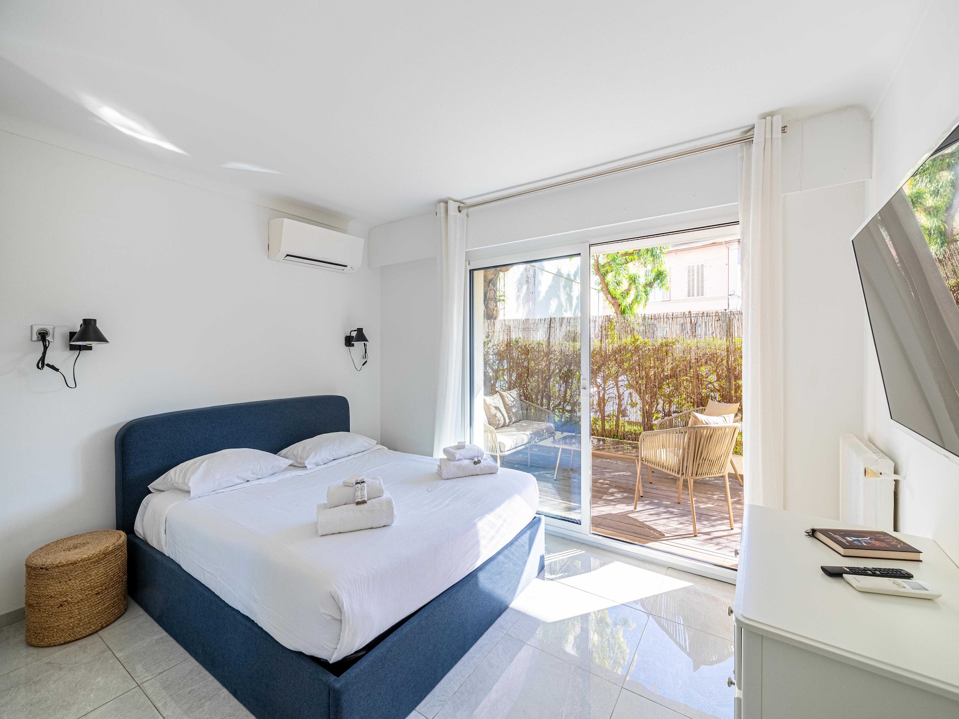 Licht appartement met 20m² terras in het hart van Cannes - foto 5