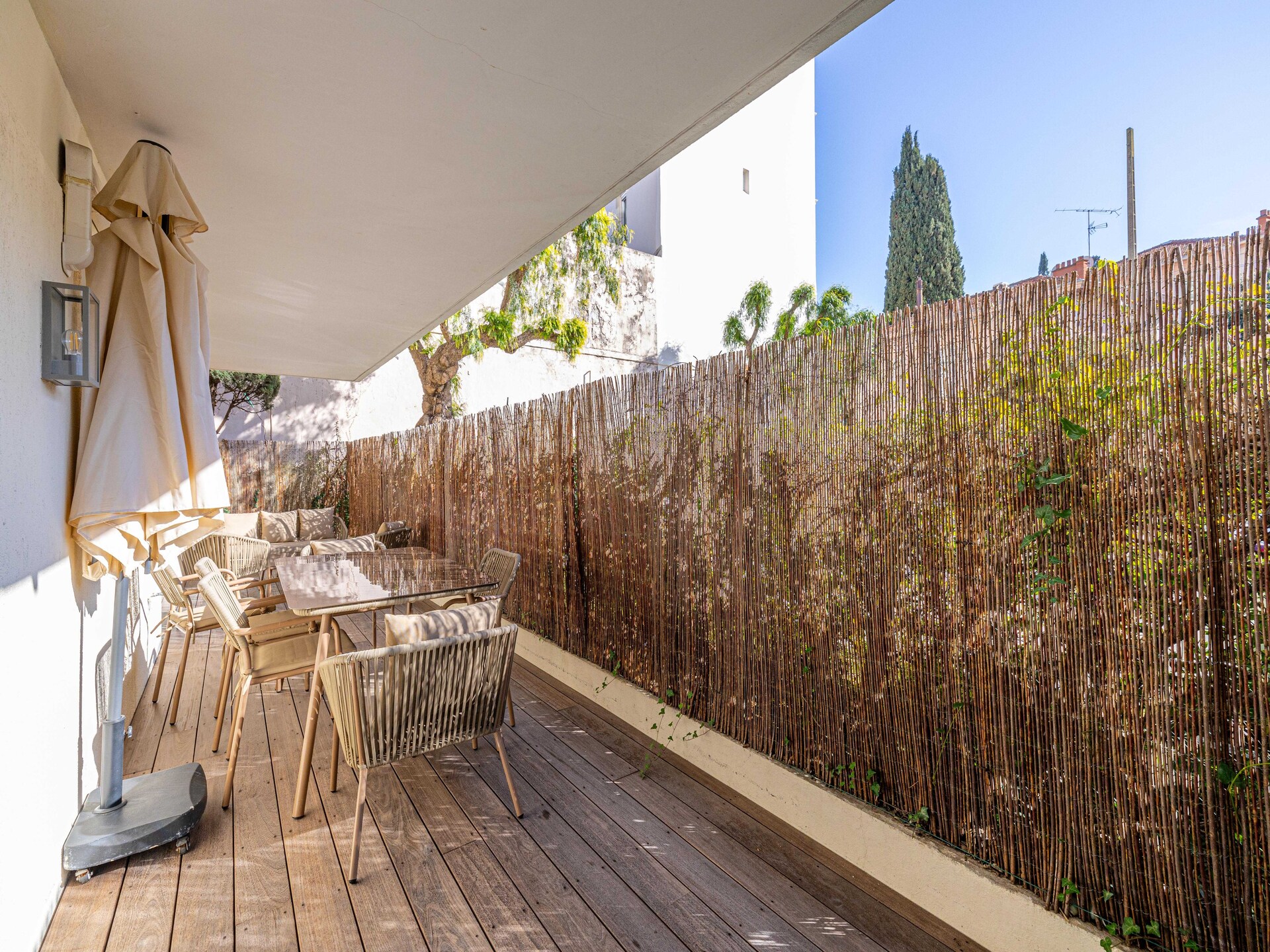 Licht appartement met 20m² terras in het hart van Cannes - foto 10