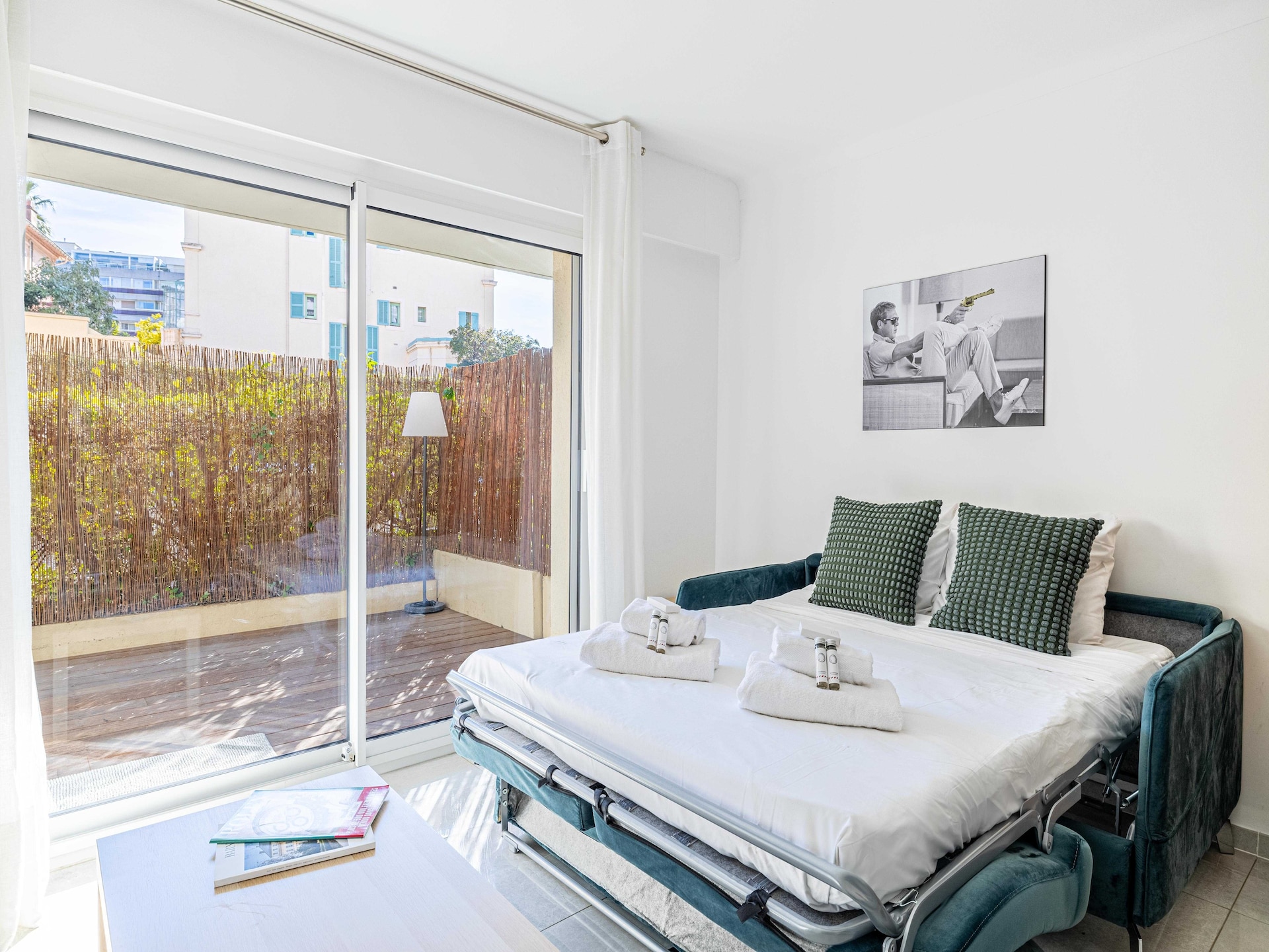 Licht appartement met 20m² terras in het hart van Cannes - foto 13
