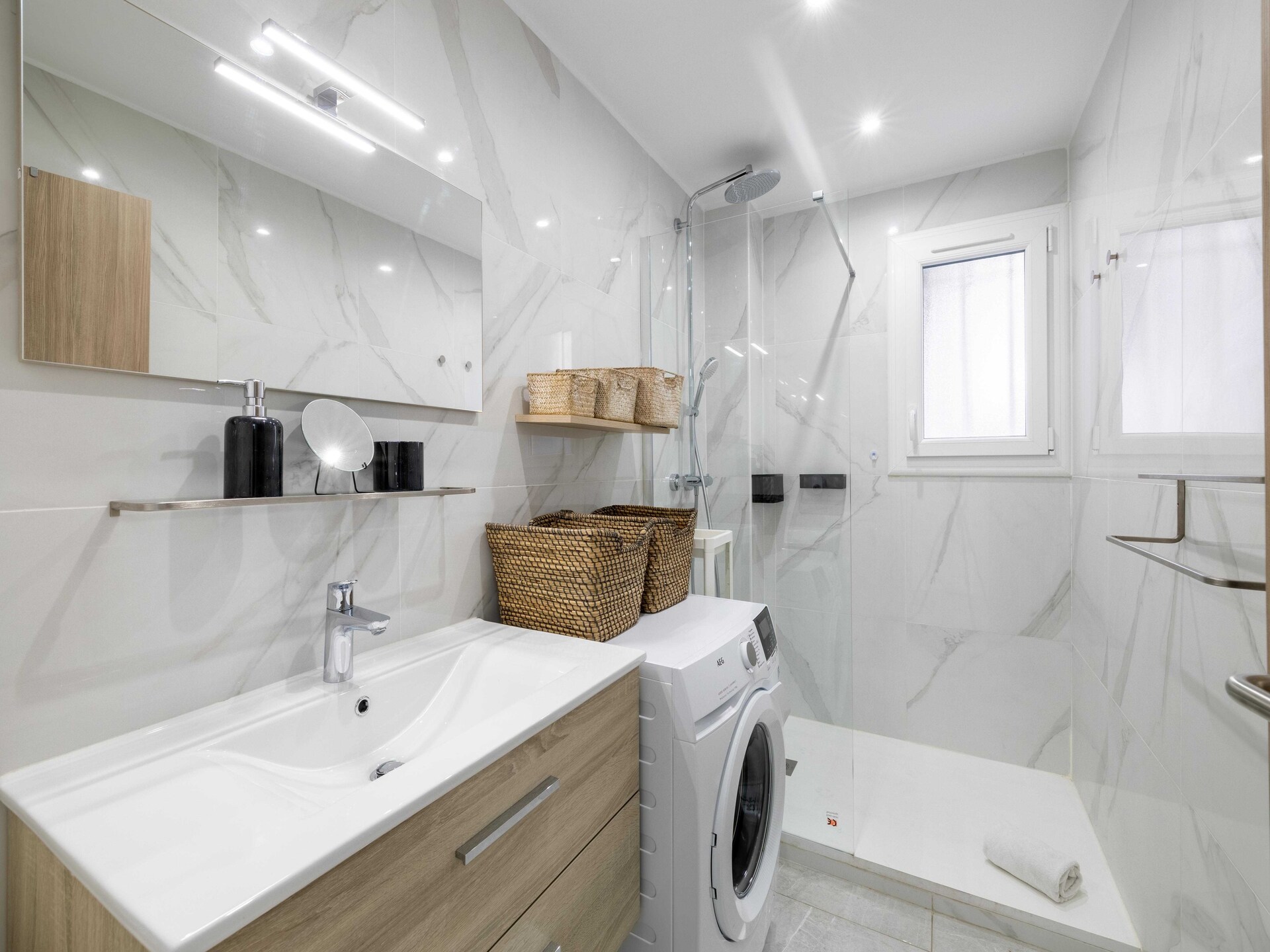 Licht appartement met 20m² terras in het hart van Cannes - foto 17