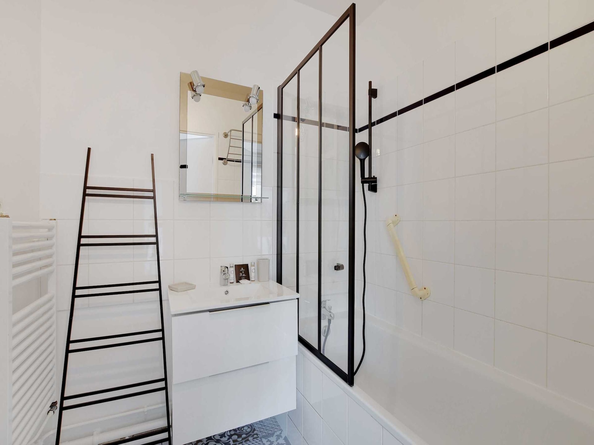 Licht appartement van 52 m² in Levallois-Perret, vlakbij de Seine - foto 6