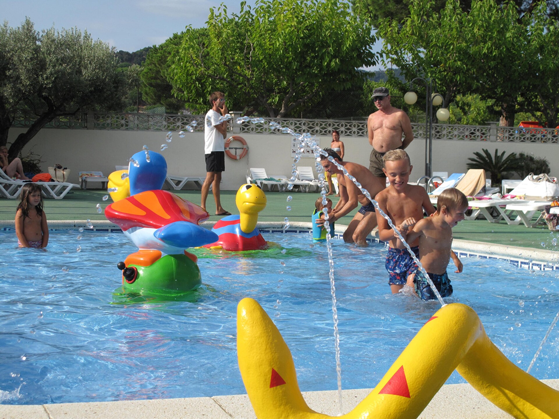 Camping Rocagrossa: Gezellige bungalow op 50m van het strand in Calella - foto 13