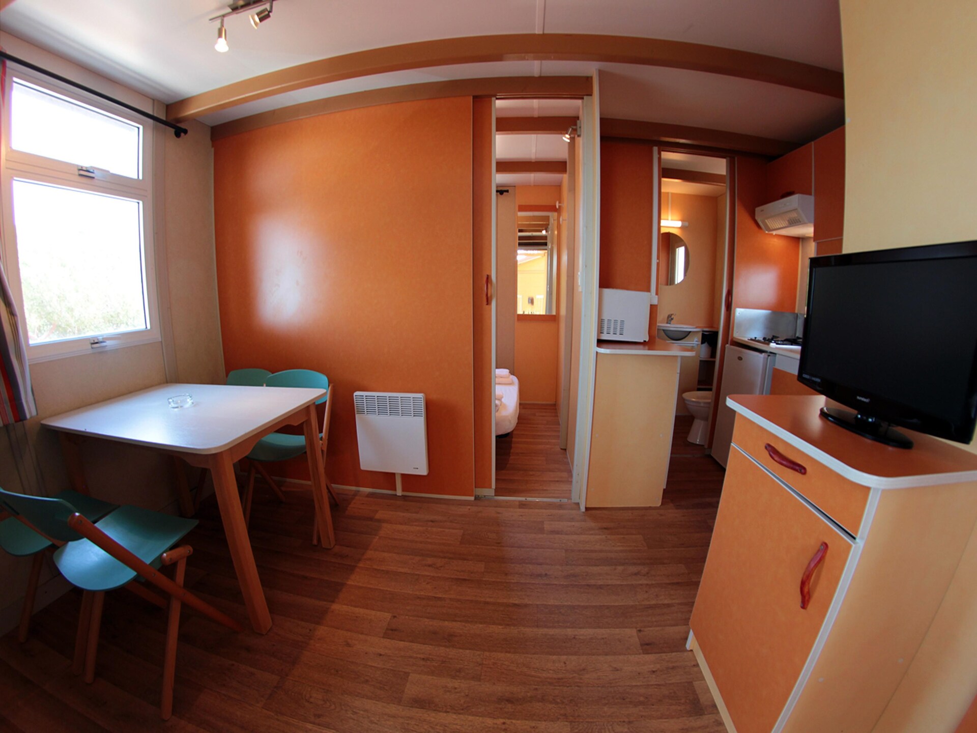 Camping Rocagrossa: Gezellige bungalow op 50m van het strand in Calella - foto 16