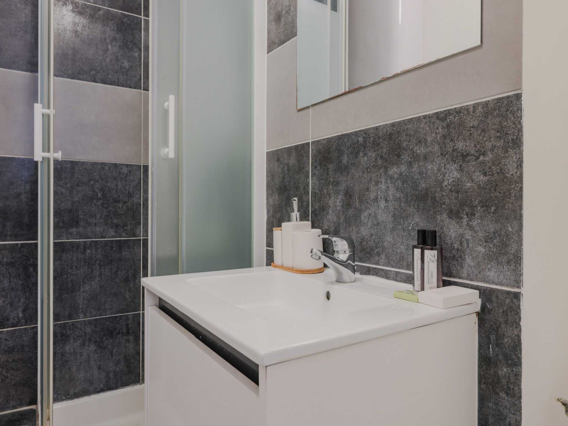 Charmant studio in het 17e arrondissement van Parijs, dicht bij Place de Clichy - foto 8