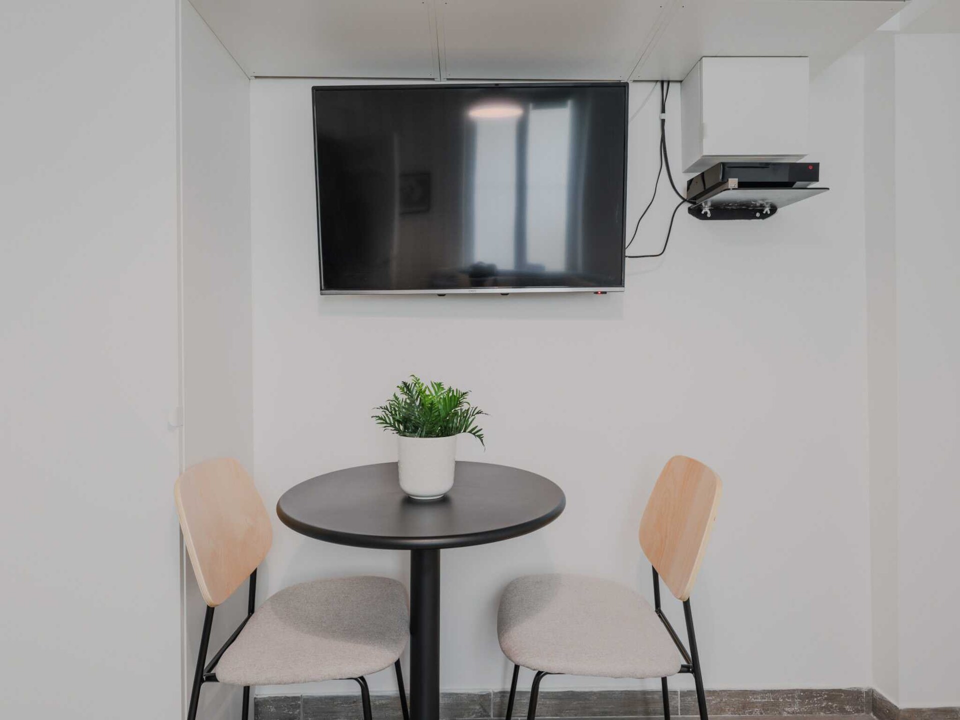 Compacte studio in levendig Épinettes, 17e arrondissement - foto 3
