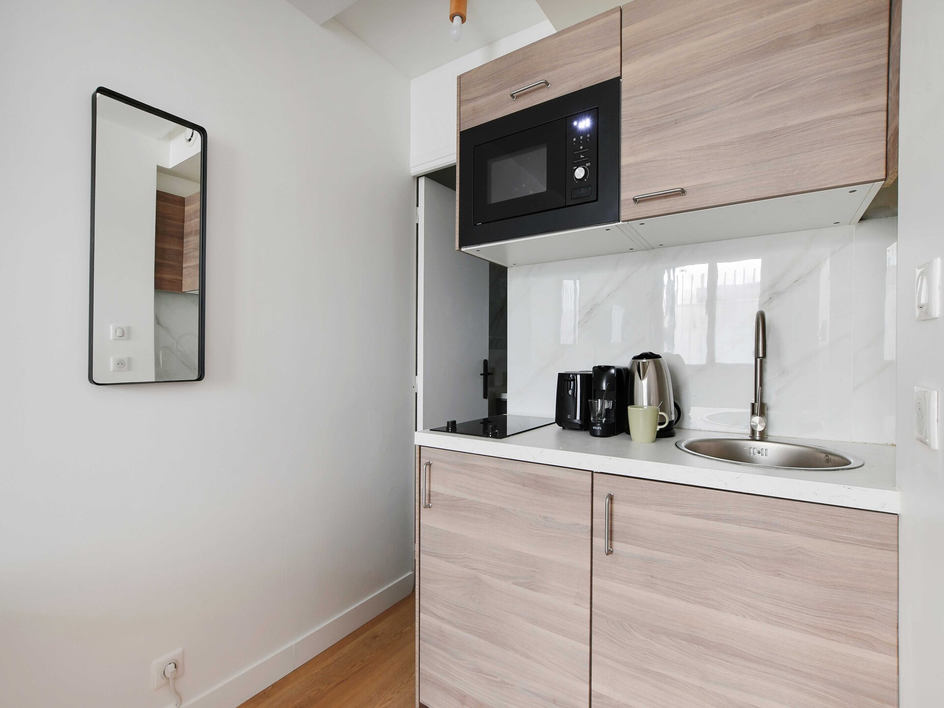Knusse studio in de wijk Épinettes, 17e arrondissement, Parijs - foto 12