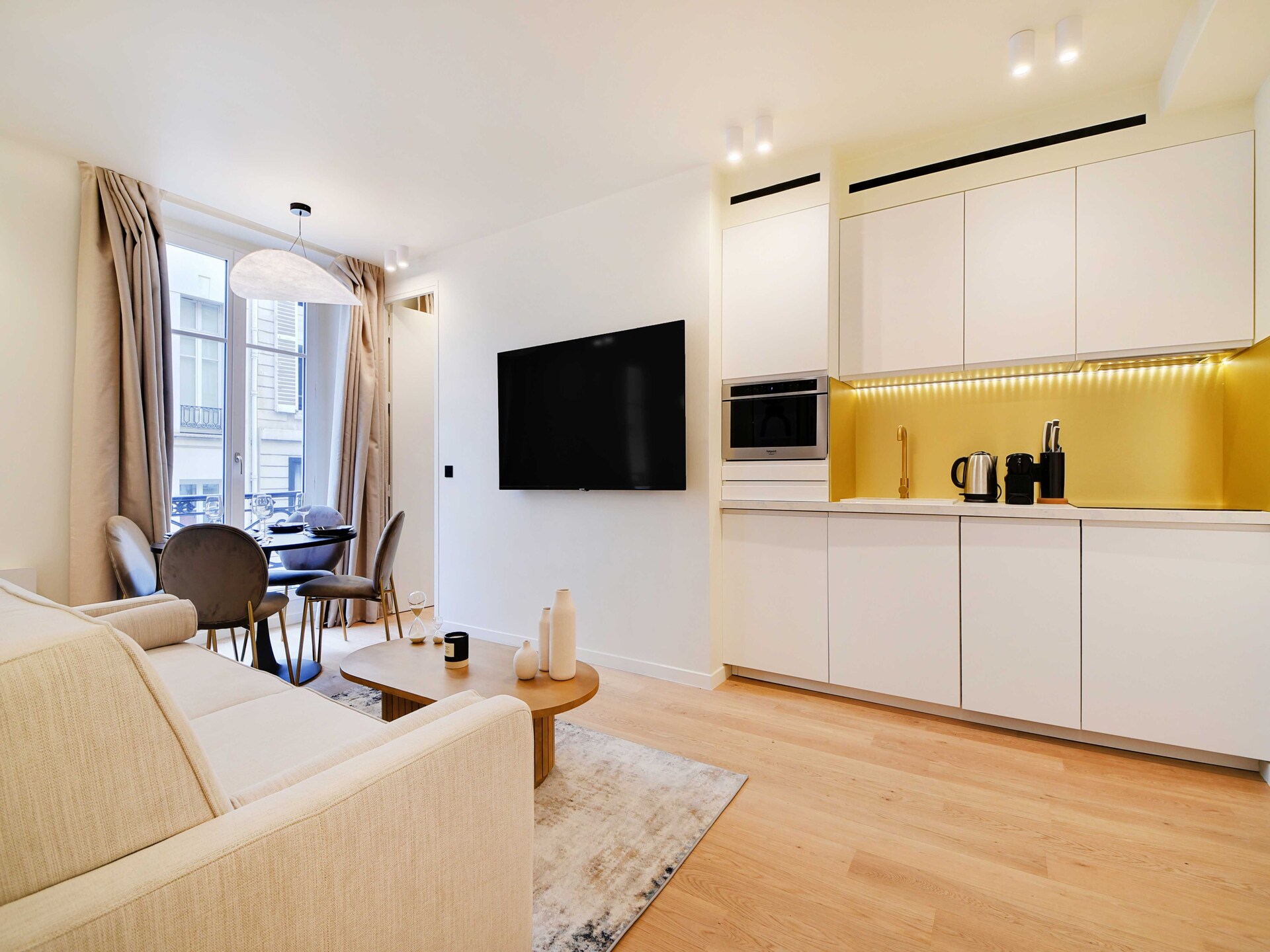 Licht appartement met 2 slaapkamers in levendig Faubourg-Montmartre, Parijs - foto 7