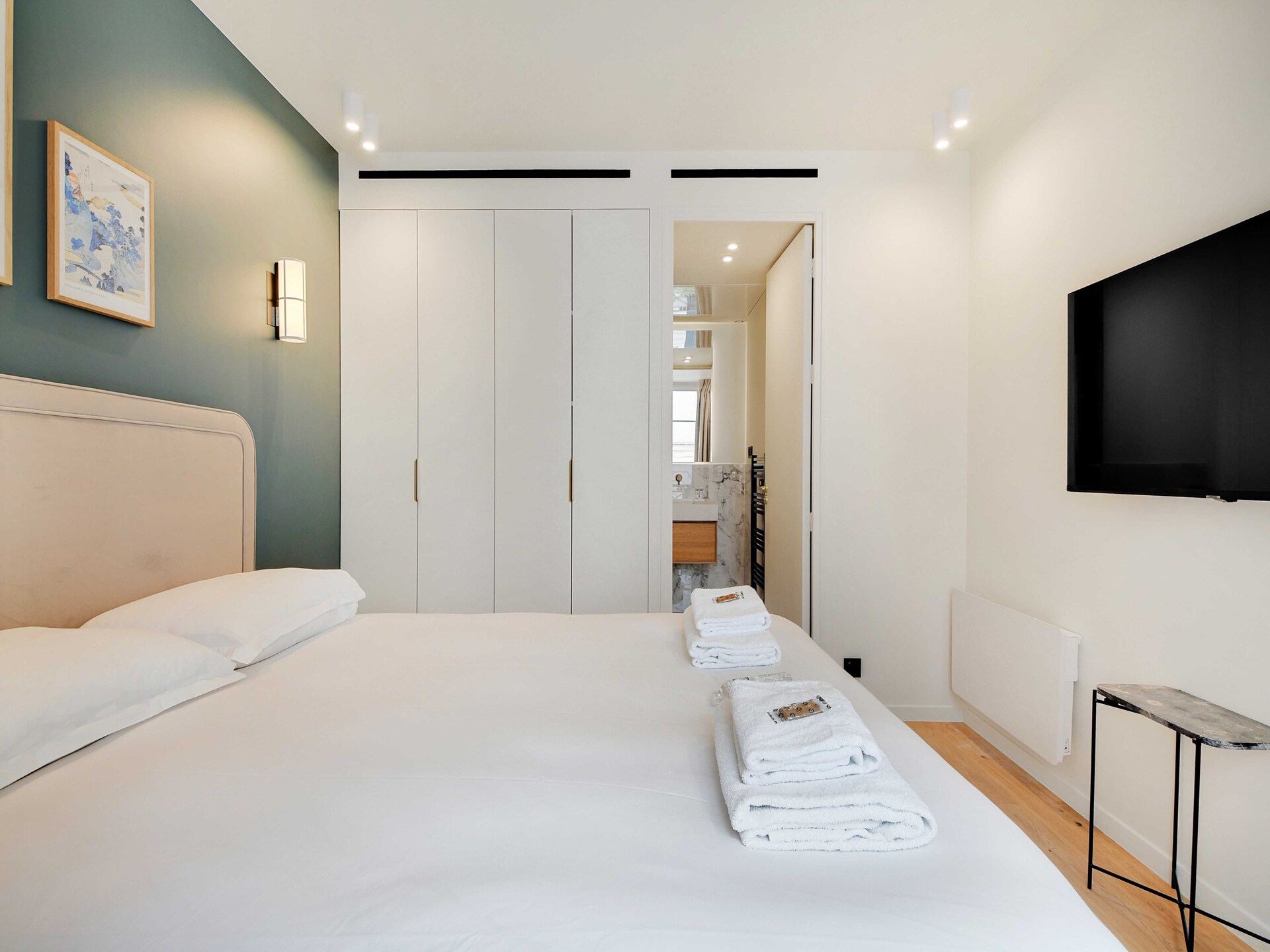 Licht appartement met 2 slaapkamers in levendig Faubourg-Montmartre, Parijs - foto 14