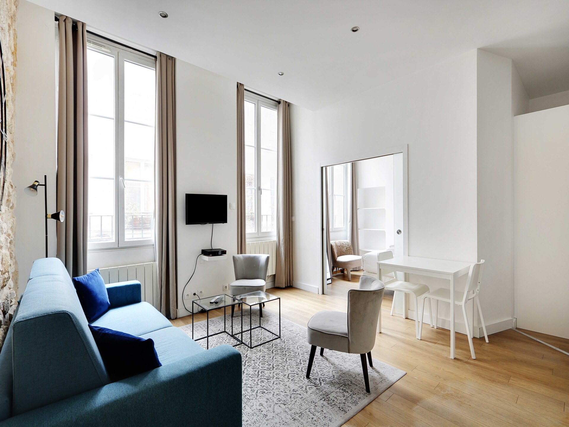 Licht appartement 35m² tussen Halles en Sentier, dichtbij het Louvre - foto 2