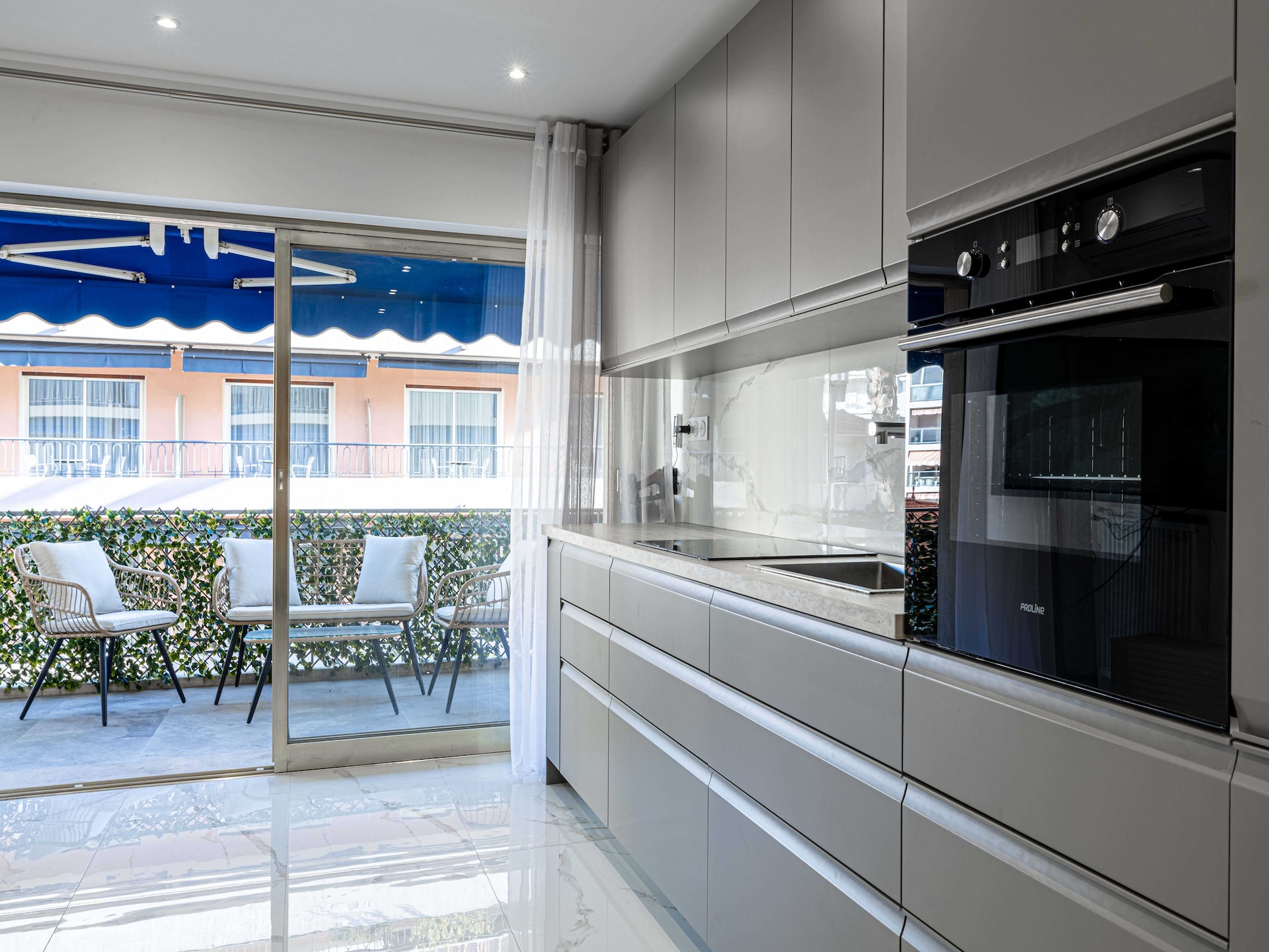 Licht appartement in het centrum van Juan-les-Pins, Antibes · 66 m² - foto 12