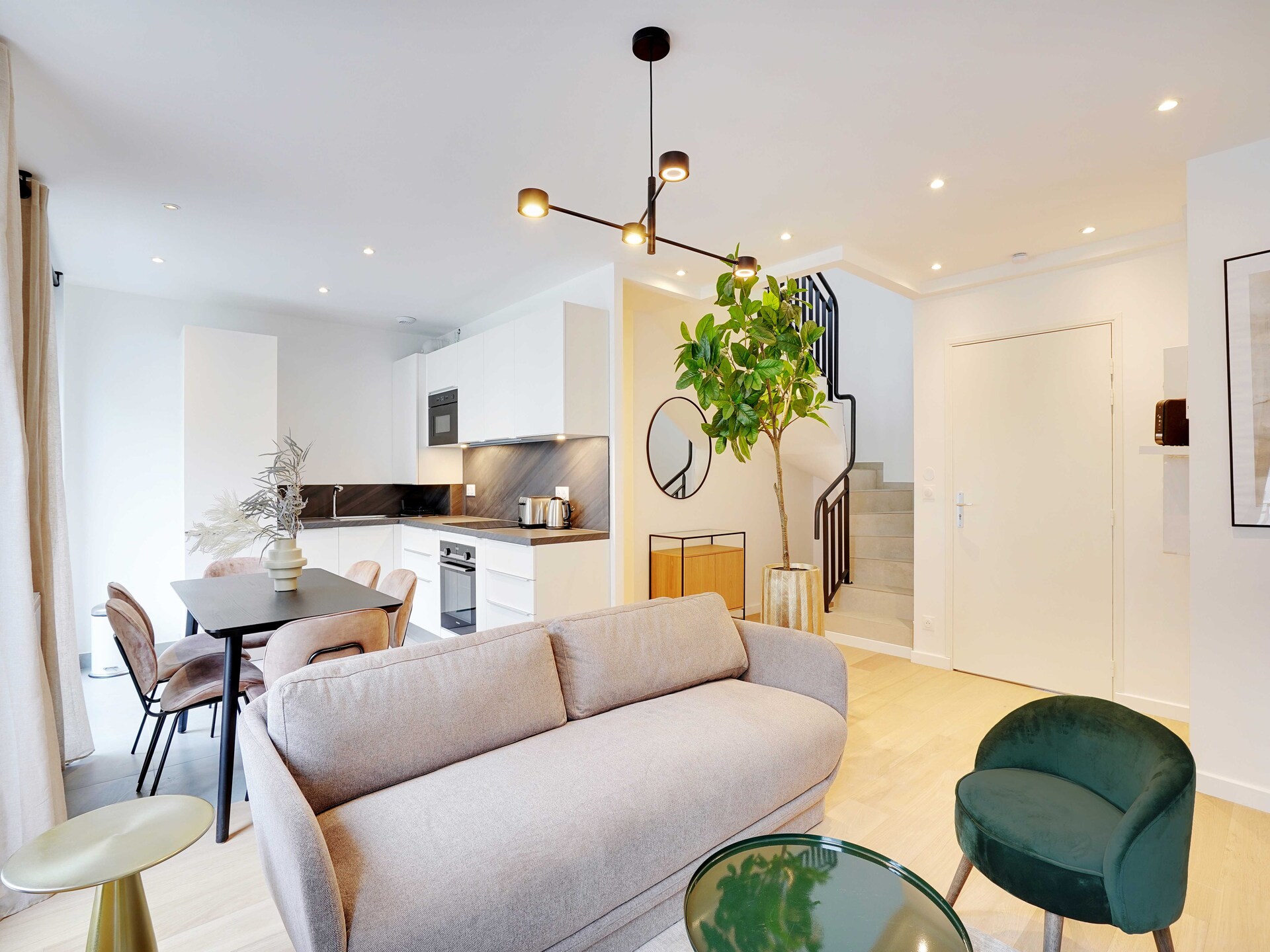 Ruim duplex appartement met terras in Levallois-Perret, vlakbij Parijs - foto 1