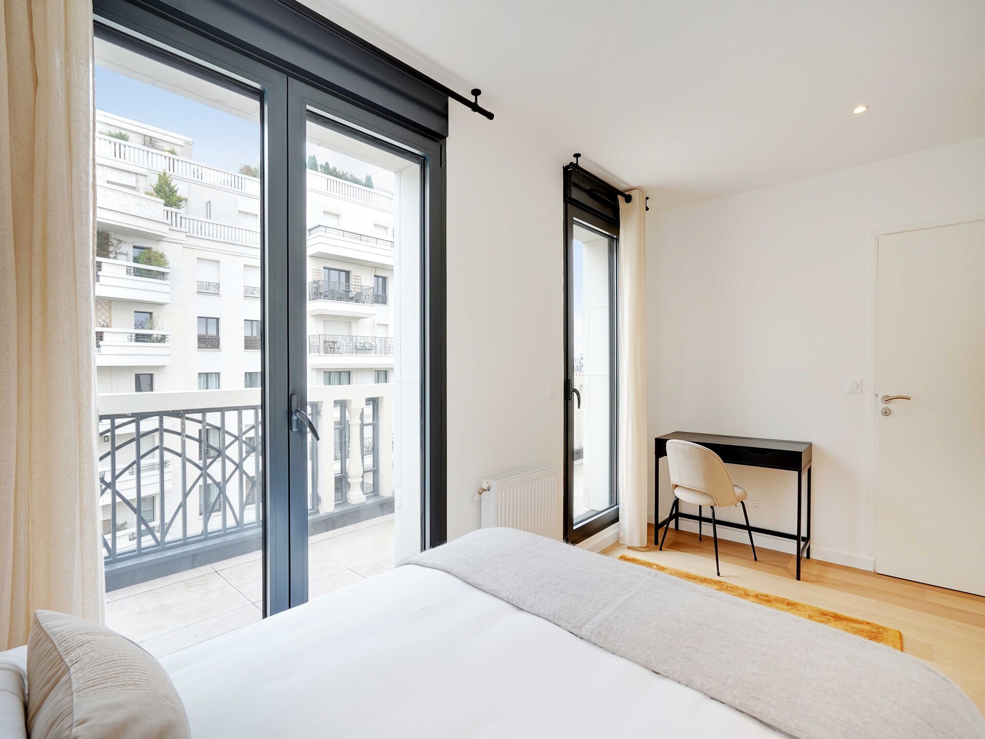 Ruim duplex appartement met terras in Levallois-Perret, vlakbij Parijs - foto 12