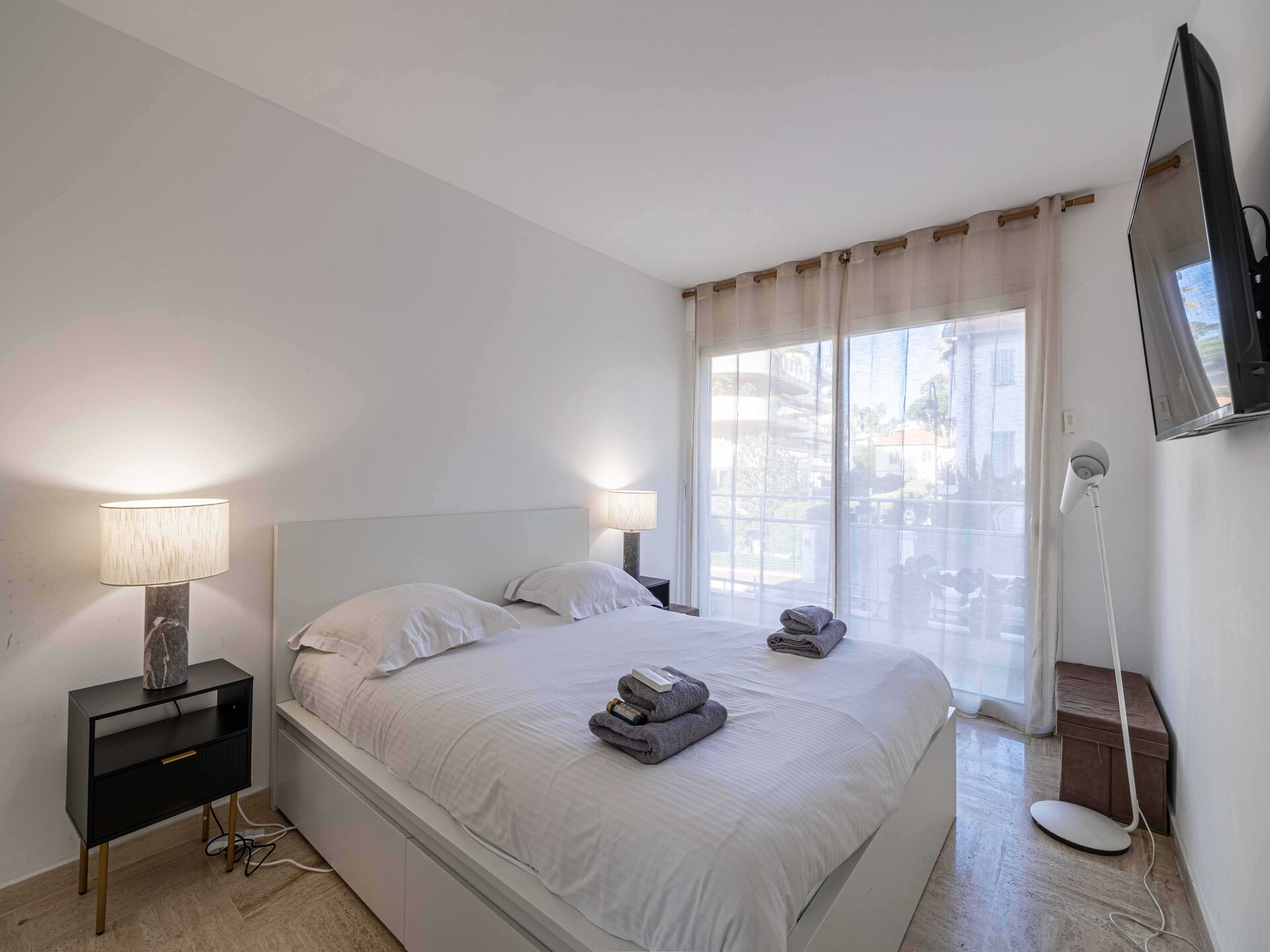Licht appartement met 2 slaapkamers op loopafstand van het strand en het centrum van Cannes - foto 7