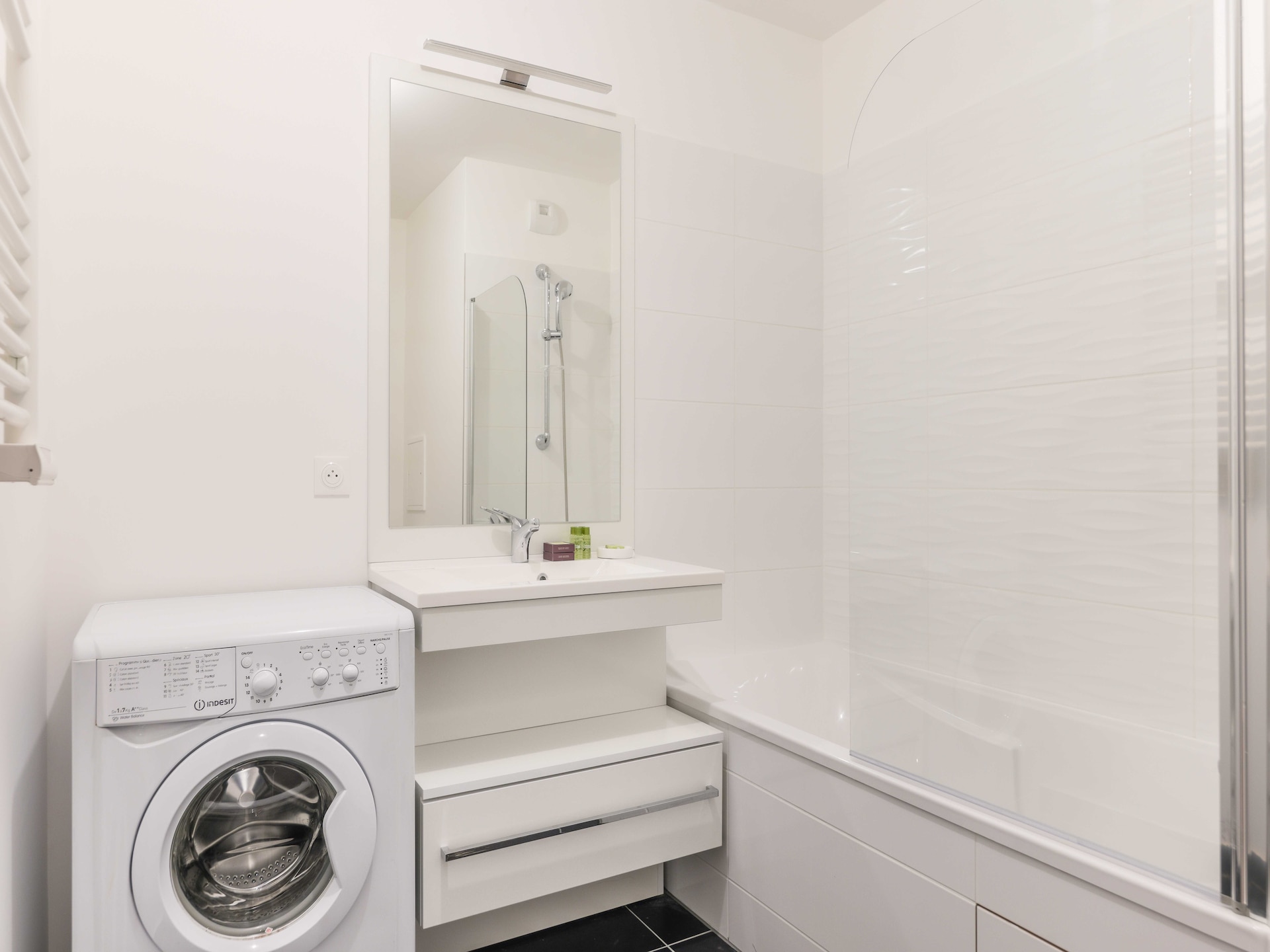 Modern appartement in Saint-Ouen-sur-Seine nabij de vlooienmarkt - foto 9