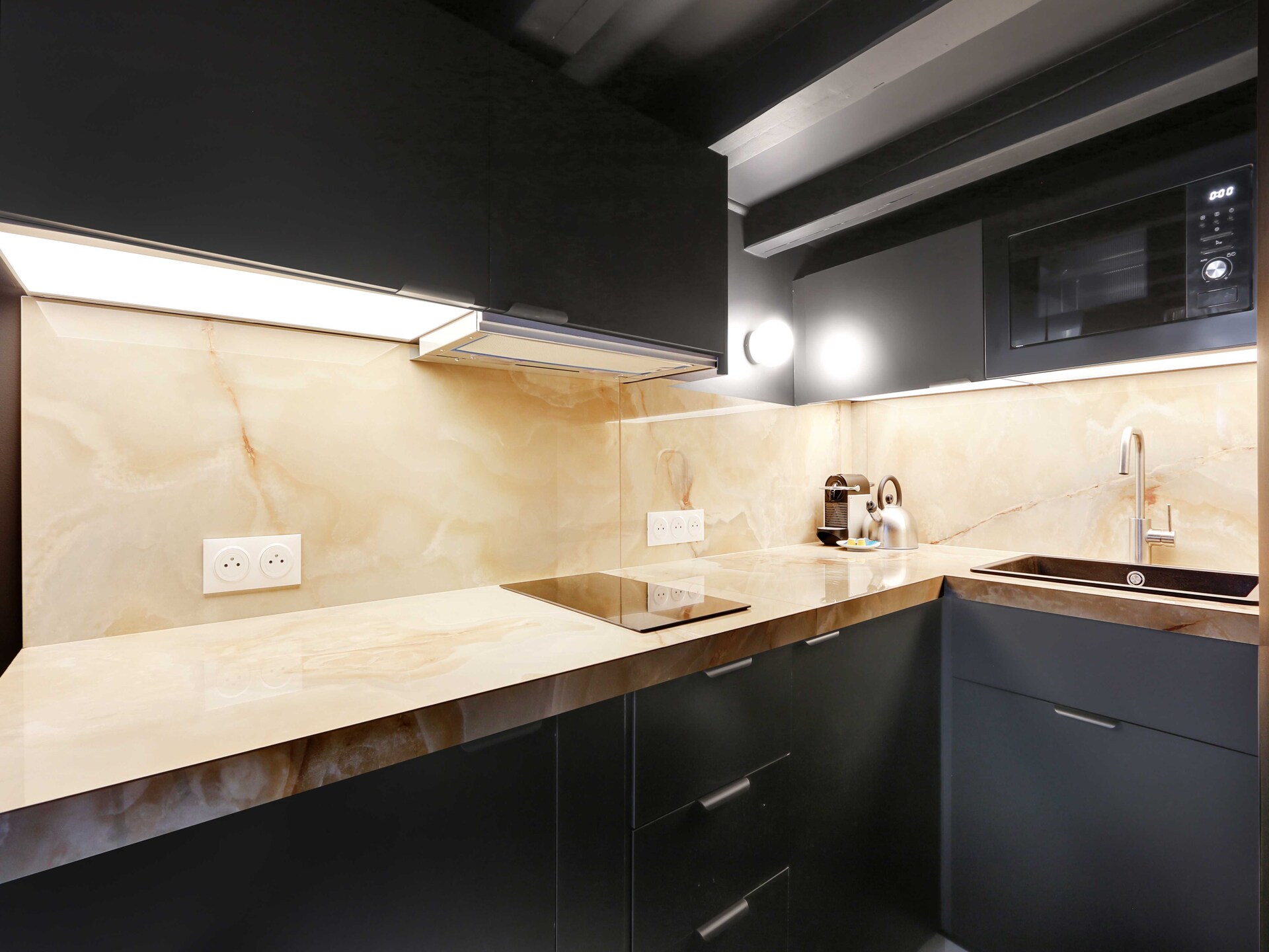 Compact studio-appartement in levendig 10e arrondissement, vlakbij Canal Saint Martin - foto 4