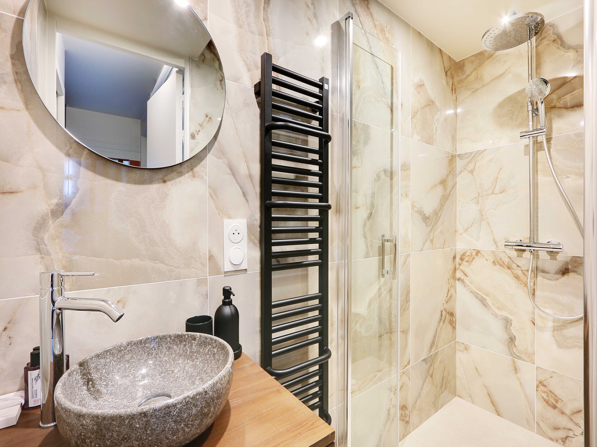 Compact studio-appartement in levendig 10e arrondissement, vlakbij Canal Saint Martin - foto 10