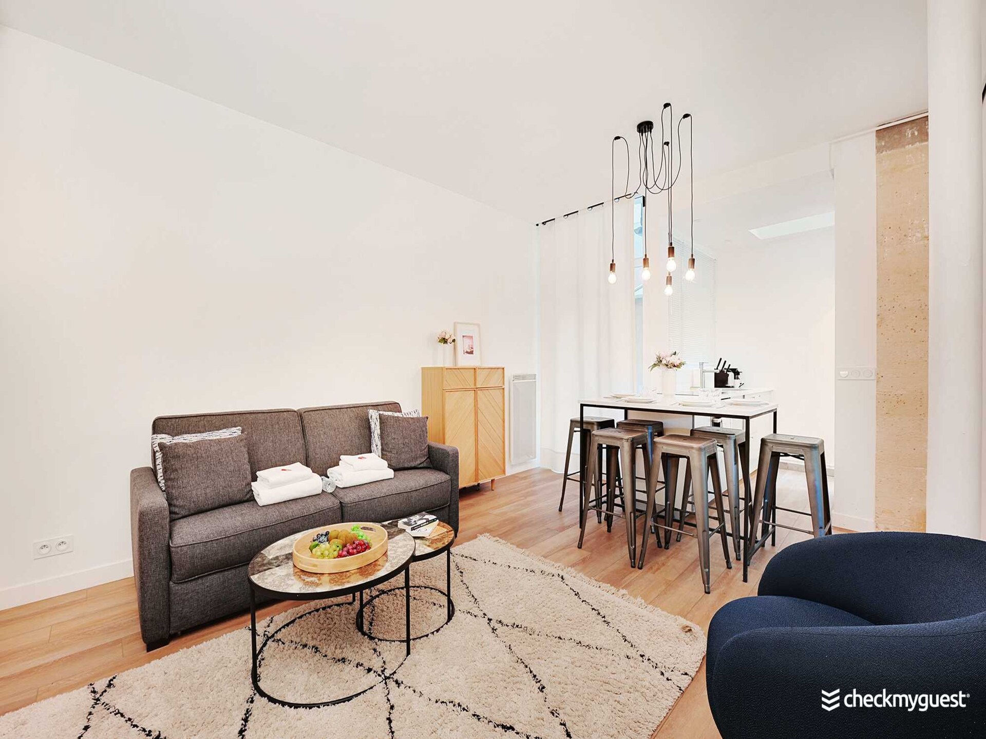 Licht appartement met 2 slaapkamers in levendig Oberkampf, vlakbij Place de la République - foto 1