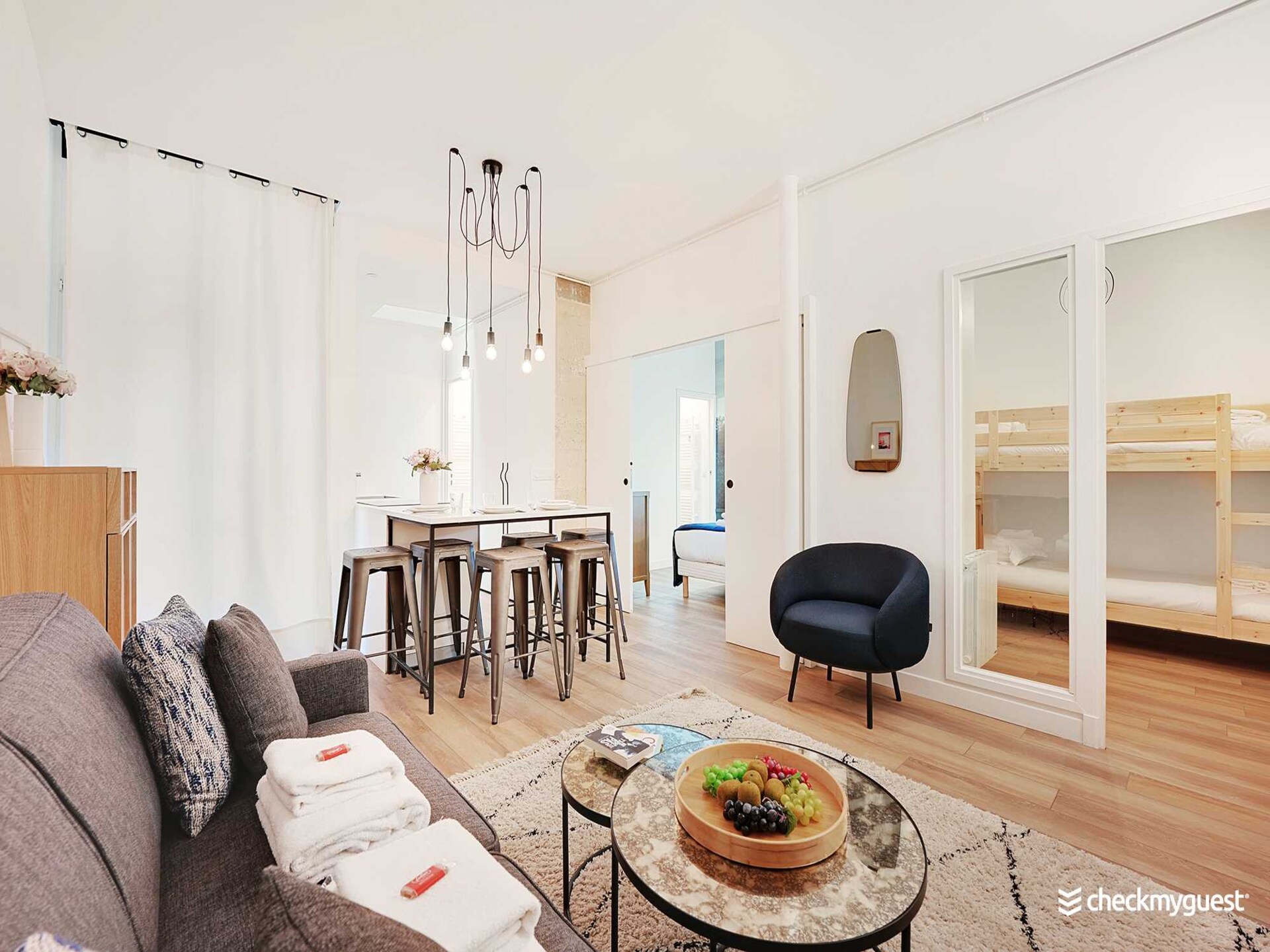 Licht appartement met 2 slaapkamers in levendig Oberkampf, vlakbij Place de la République - foto 7