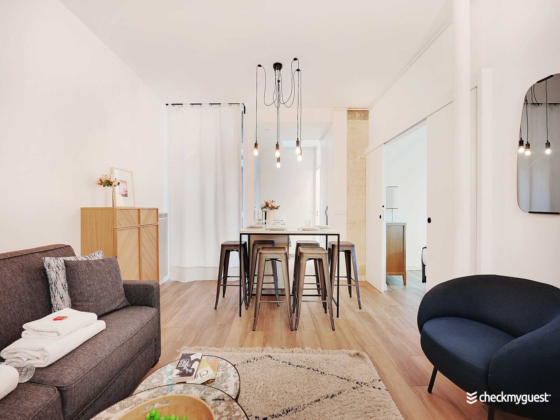 Licht appartement met 2 slaapkamers in levendig Oberkampf, vlakbij Place de la République - foto 8