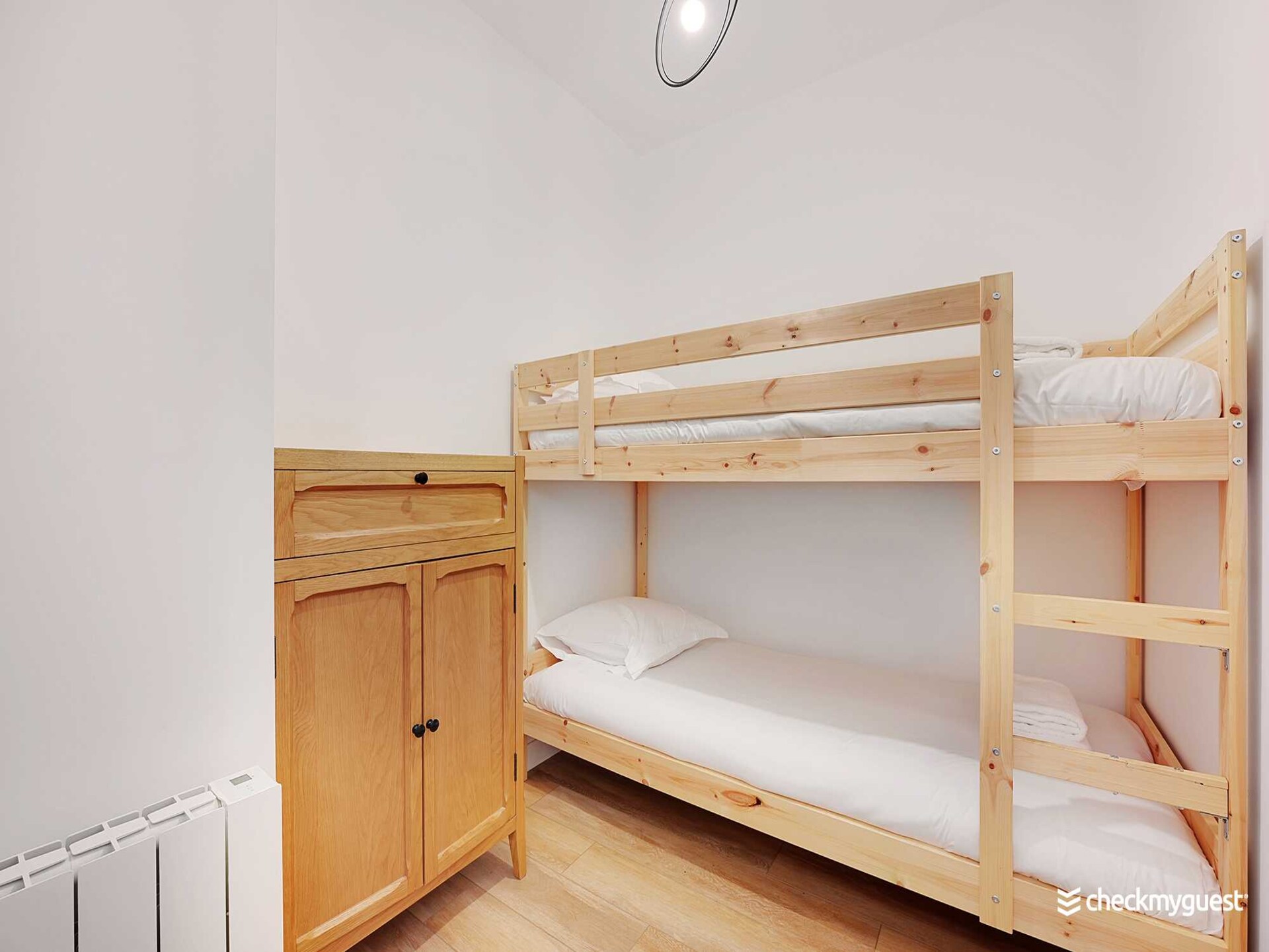 Licht appartement met 2 slaapkamers in levendig Oberkampf, vlakbij Place de la République - foto 9