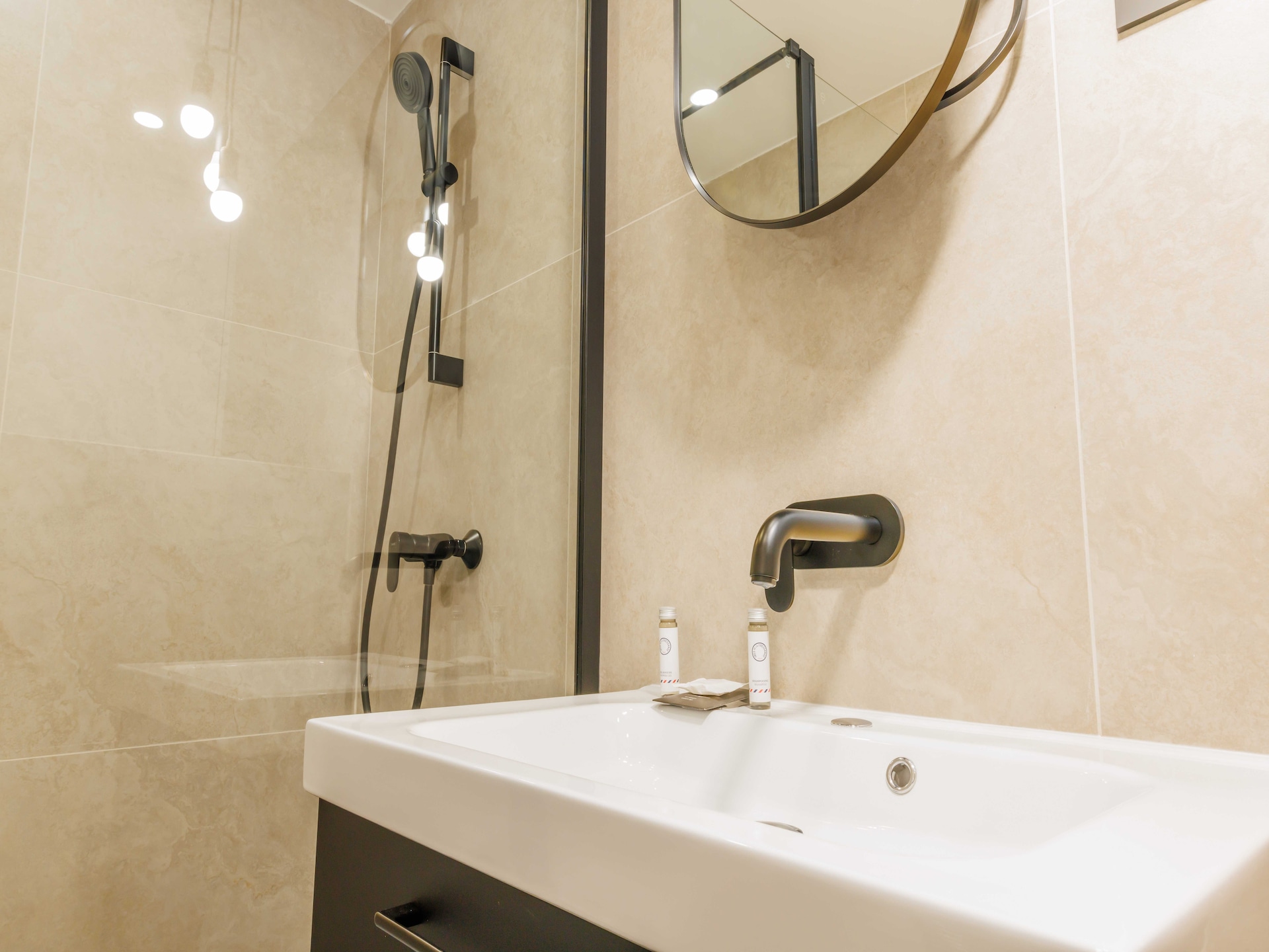 Licht duplexappartement 70m² in hartje Sentier, Parijs - foto 12