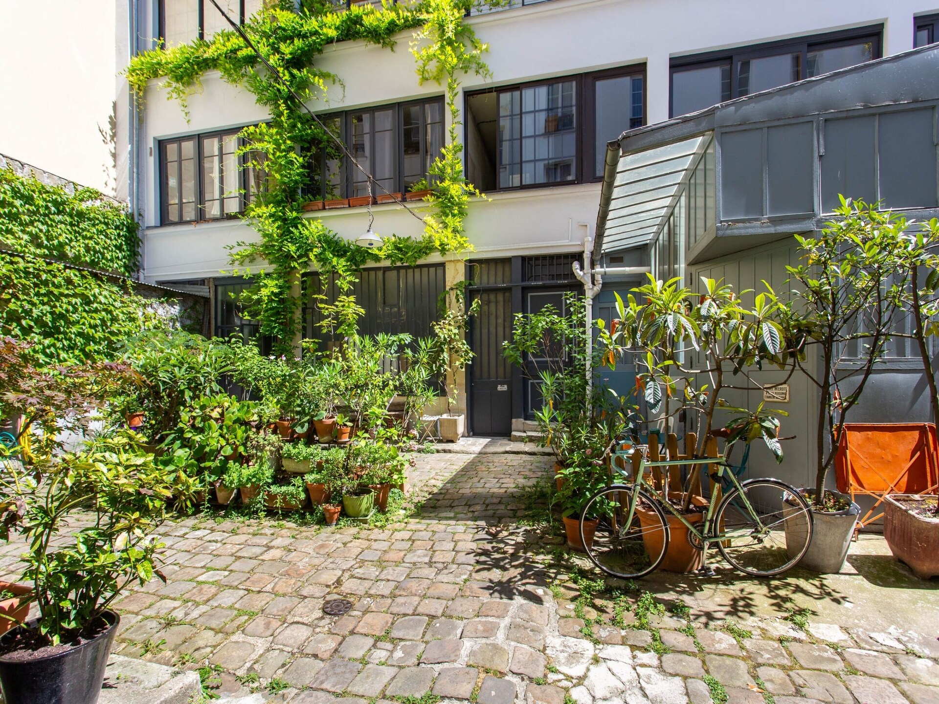 Knus appartement in levendig Oberkampf, Parijs – 2 personen - foto 9