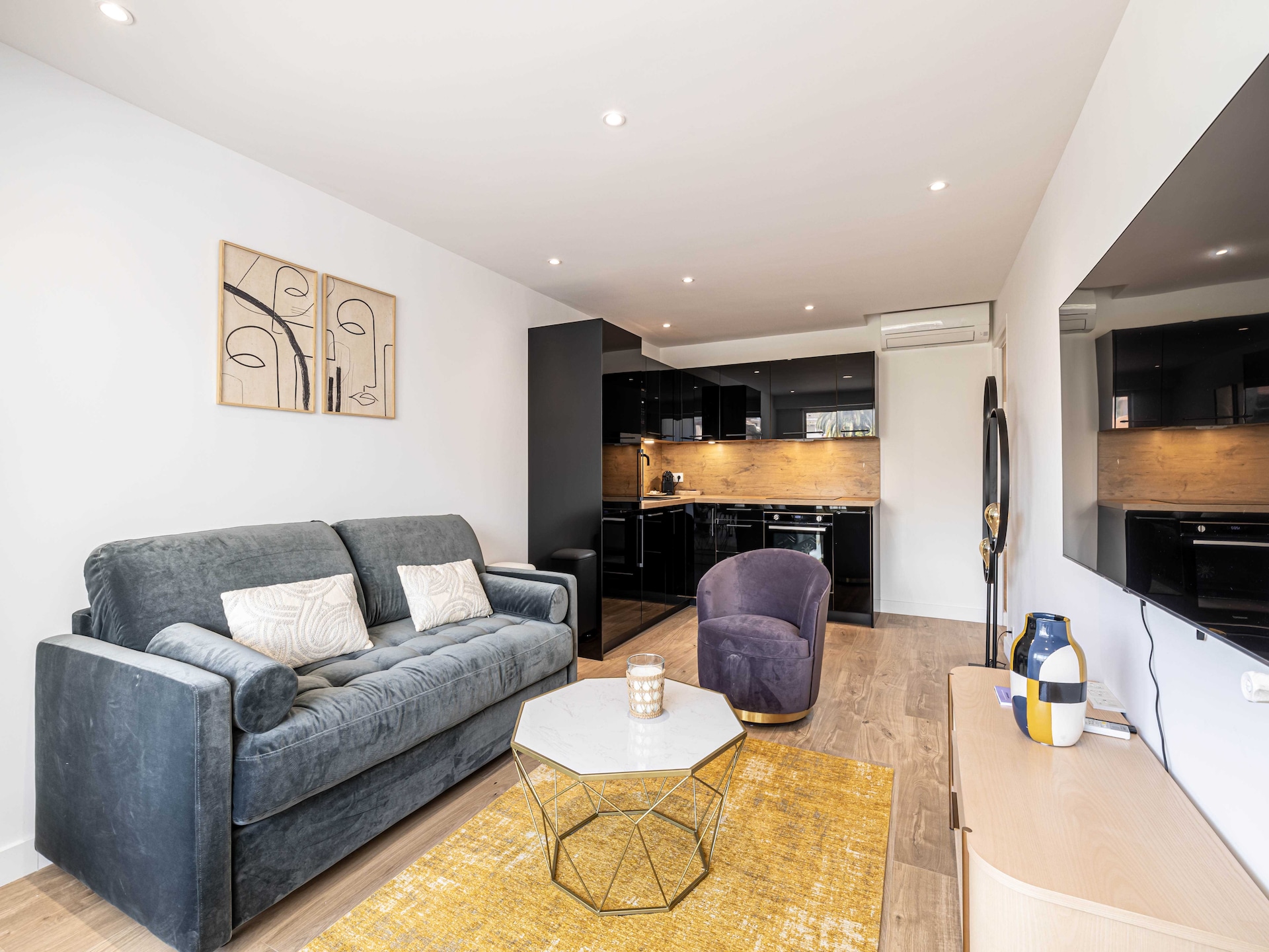 Stijlvol gerenoveerd appartement in het centrum van Cannes - foto 1