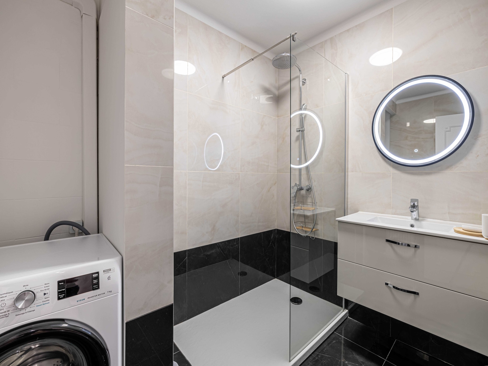 Stijlvol gerenoveerd appartement in het centrum van Cannes - foto 5