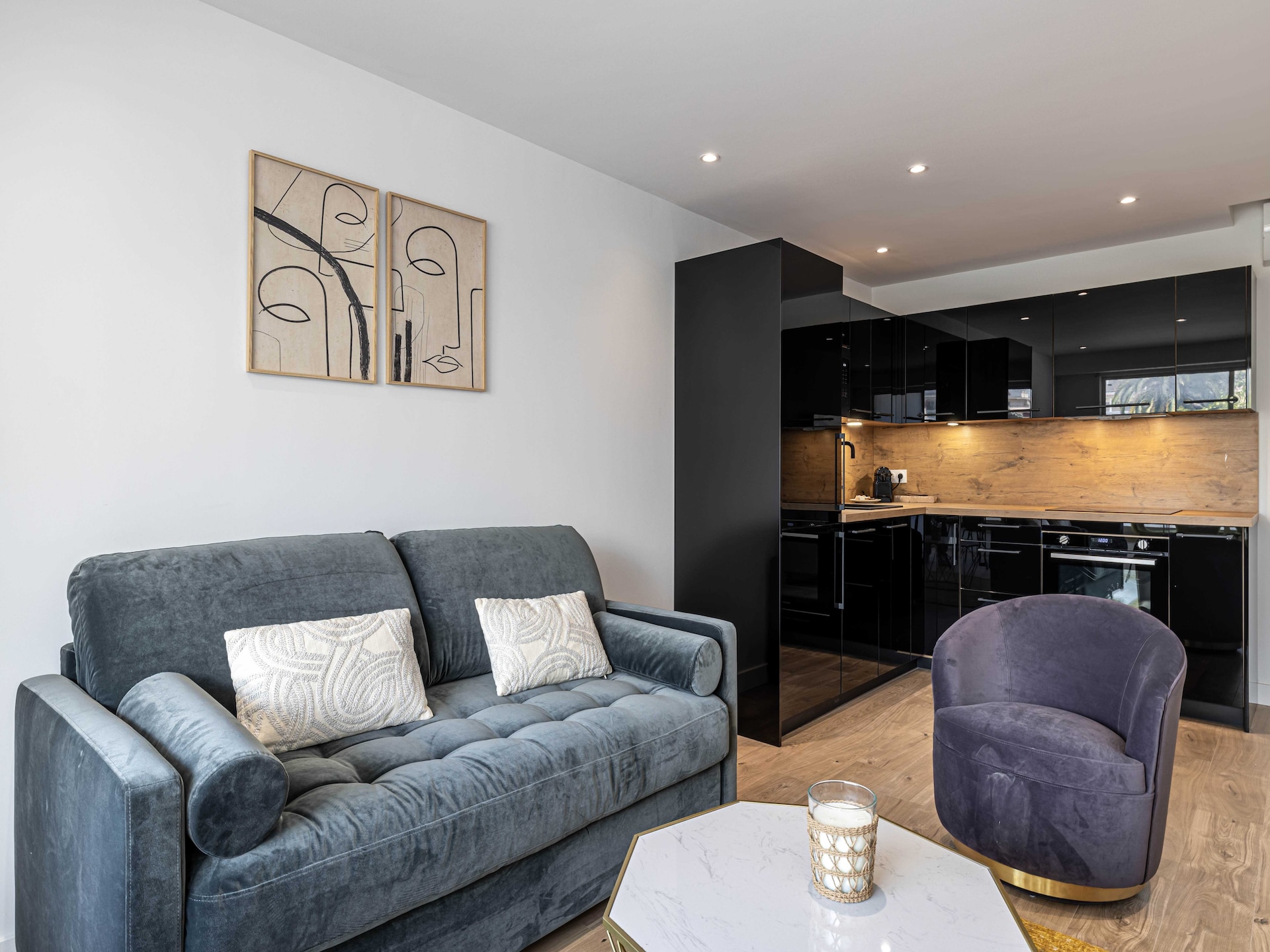 Stijlvol gerenoveerd appartement in het centrum van Cannes - foto 6