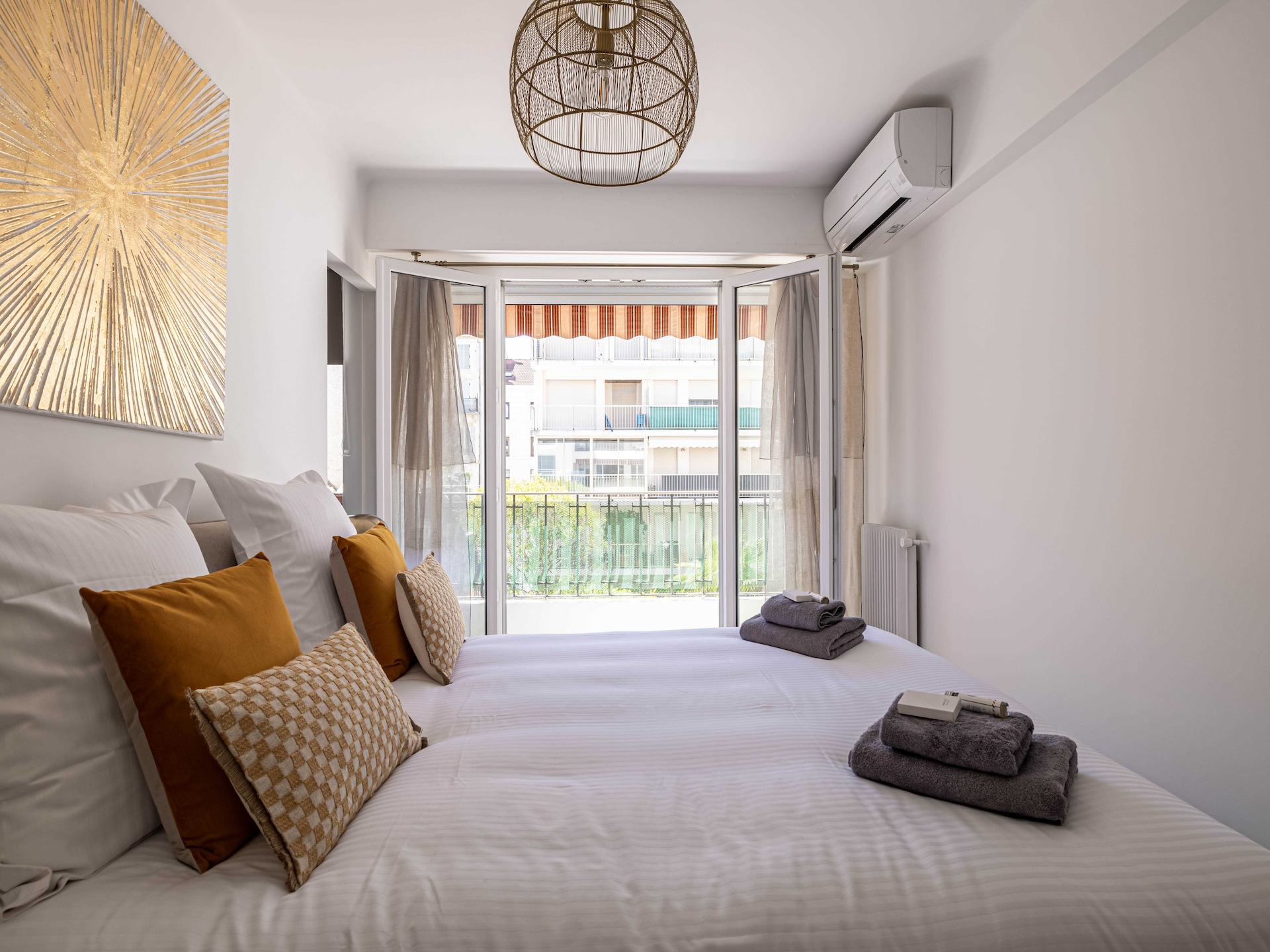 Stijlvol gerenoveerd appartement in het centrum van Cannes - foto 9