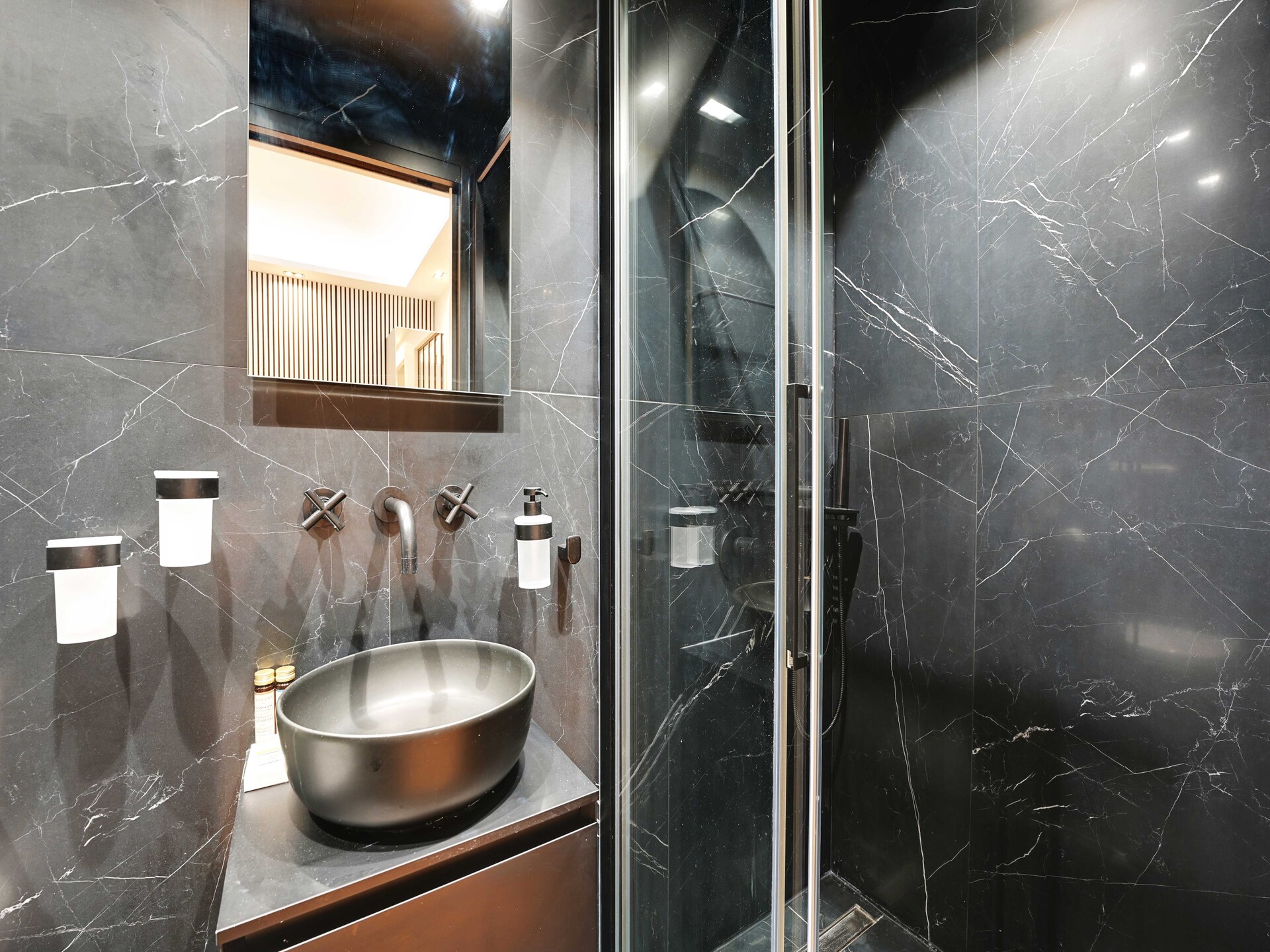 Stijlvol appartement op de begane grond in het 7e arrondissement van Parijs - foto 12