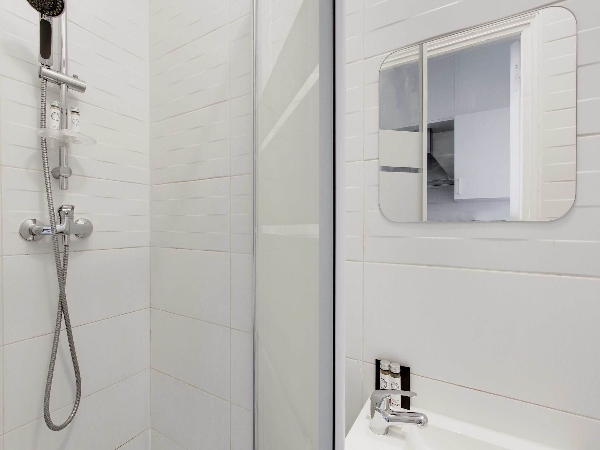 Intiem studio-appartement voor twee in Levallois-Perret - foto 11