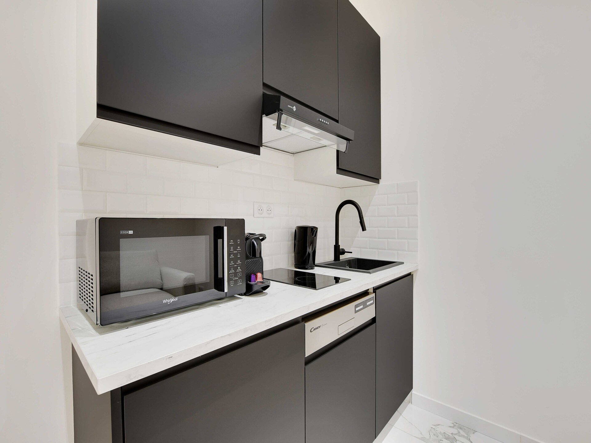 Knus modern appartement voor 4 in bruisend Oberkampf, Parijs - foto 11