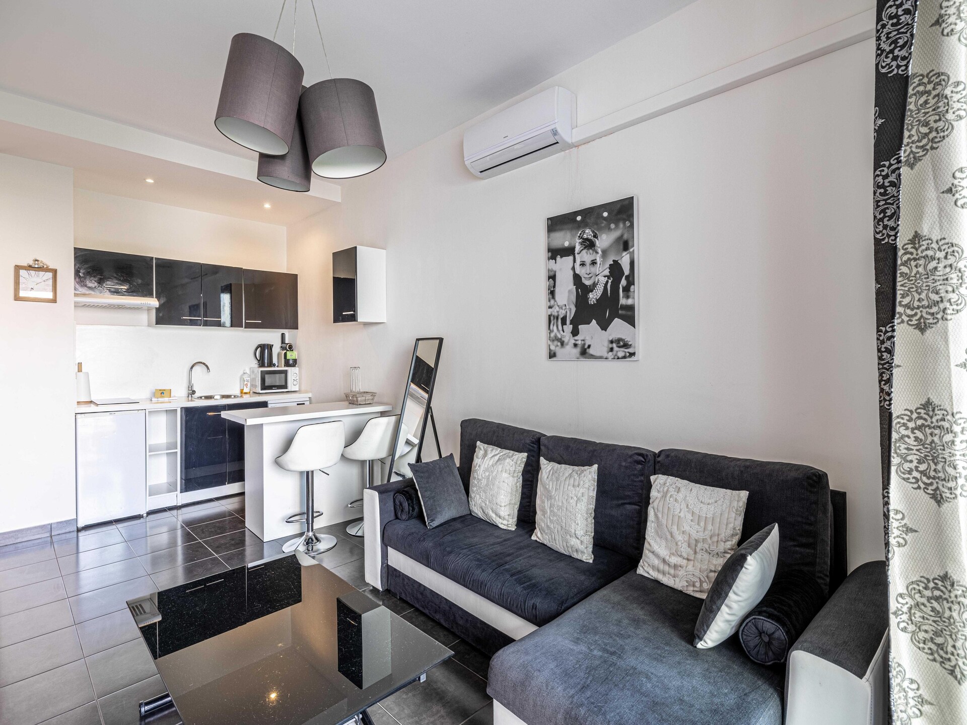 Zonnig appartement met balkon vlakbij La Croisette in Cannes - foto 4