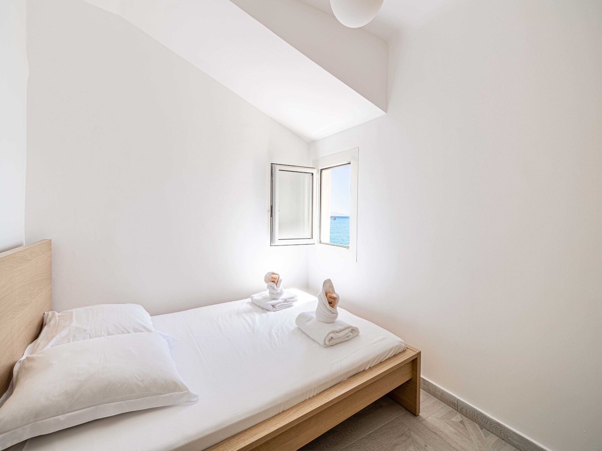 Zonnig appartement met zeezicht en terras in hartje Antibes - foto 5
