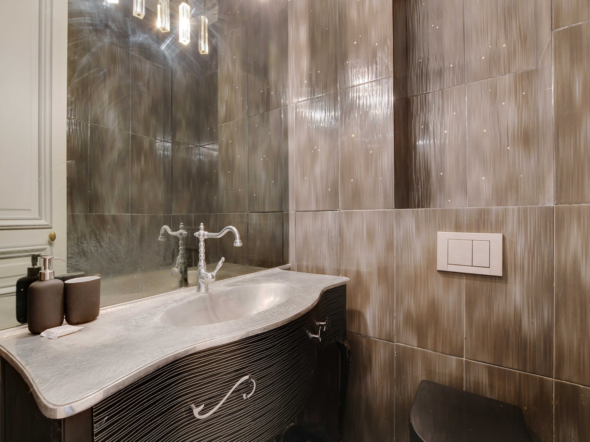 Luxe 4-persoons appartement in de Gouden Driehoek, vlakbij Alma Marceau - foto 15