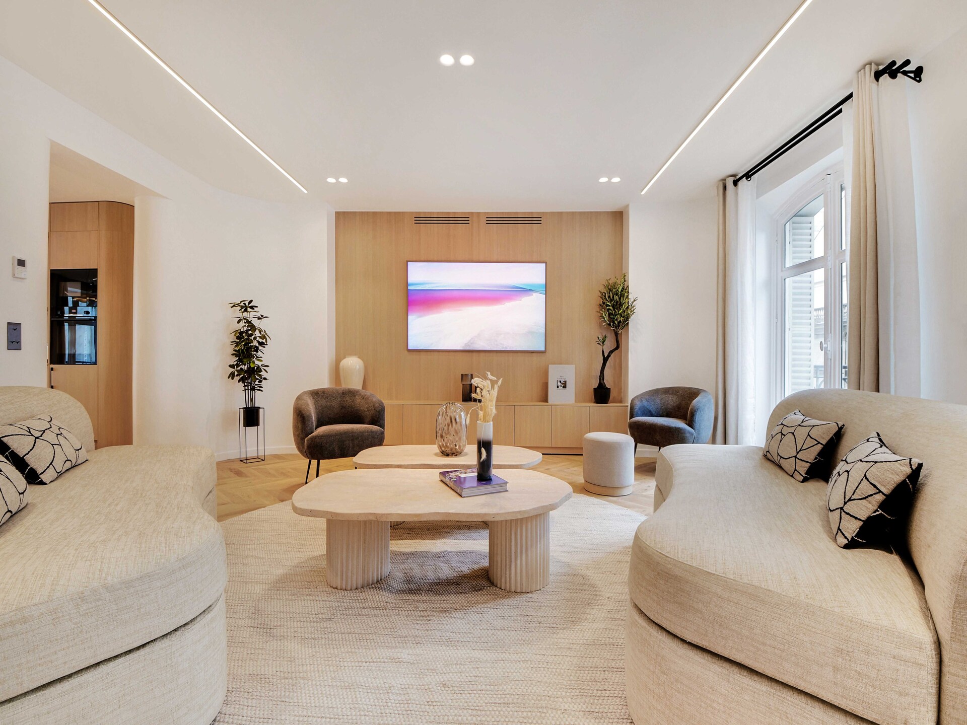 Luxe 4-slaapkamer appartement aan Avenue Matignon in hartje Parijs - foto 8