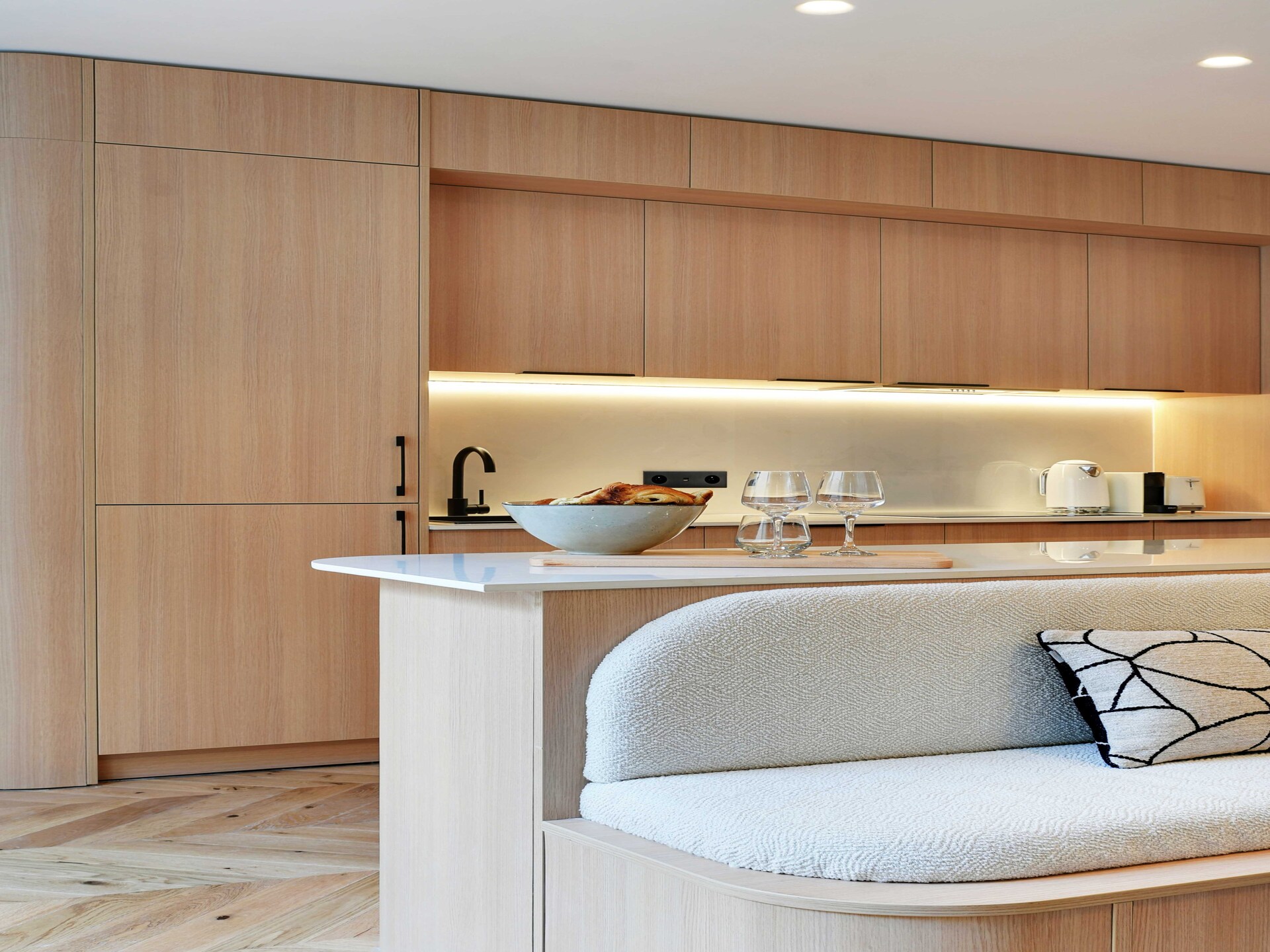 Luxe 4-slaapkamer appartement aan Avenue Matignon in hartje Parijs - foto 27