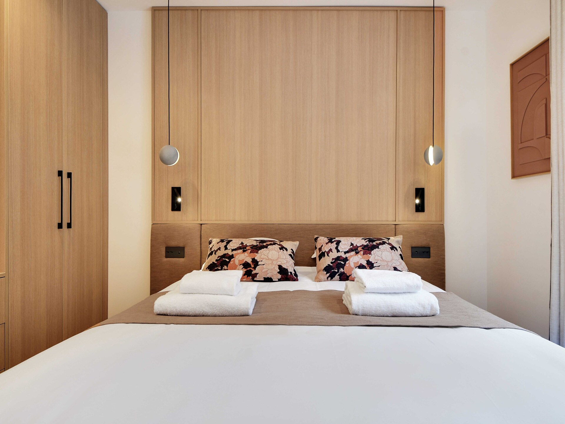 Luxe 4-slaapkamer appartement aan Avenue Matignon in hartje Parijs - foto 36