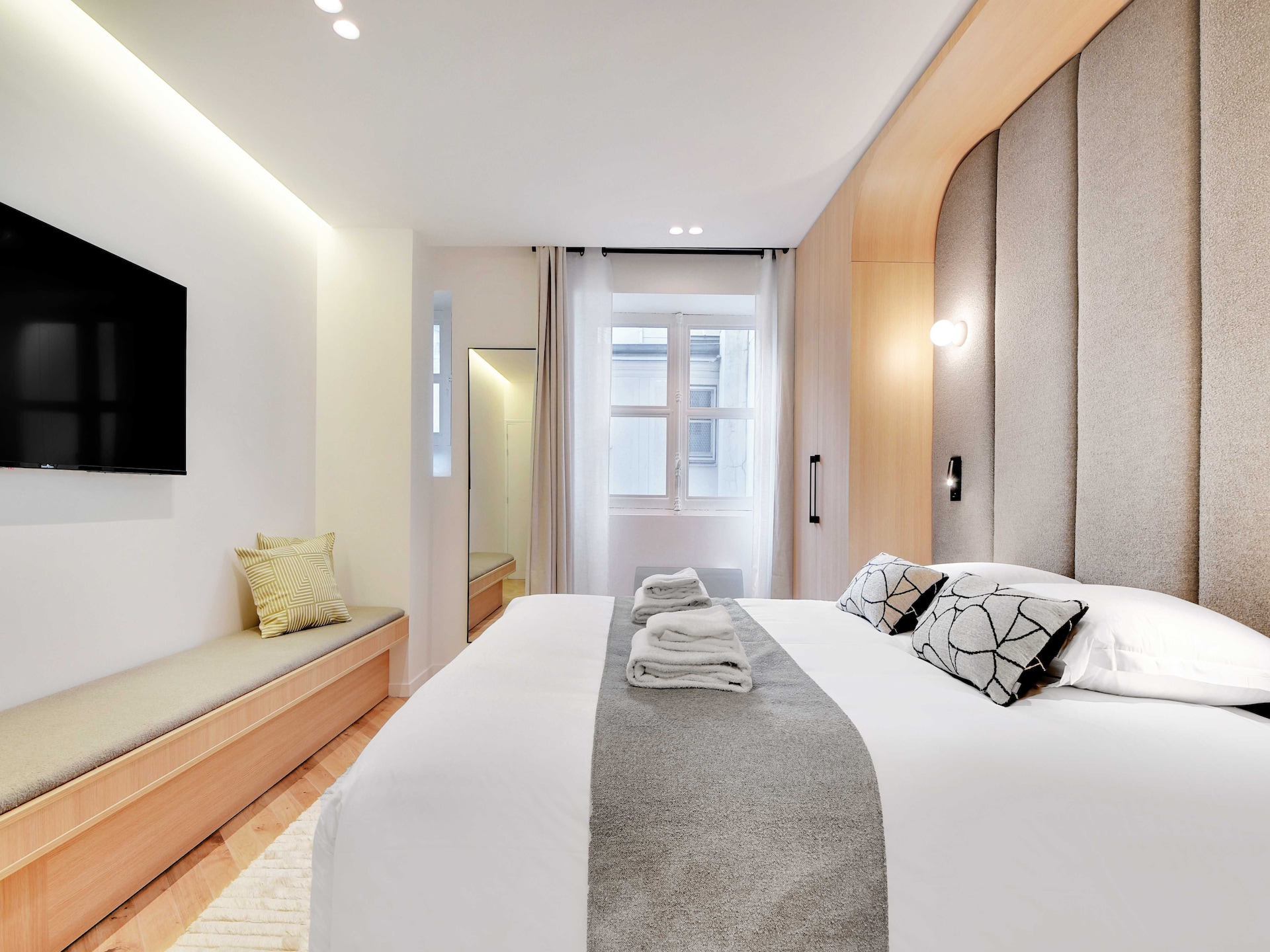 Luxe 4-slaapkamer appartement aan Avenue Matignon in hartje Parijs - foto 47