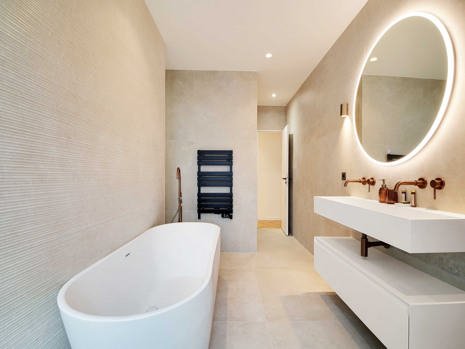 Luxe 4-slaapkamer appartement aan Avenue Matignon in hartje Parijs - foto 50