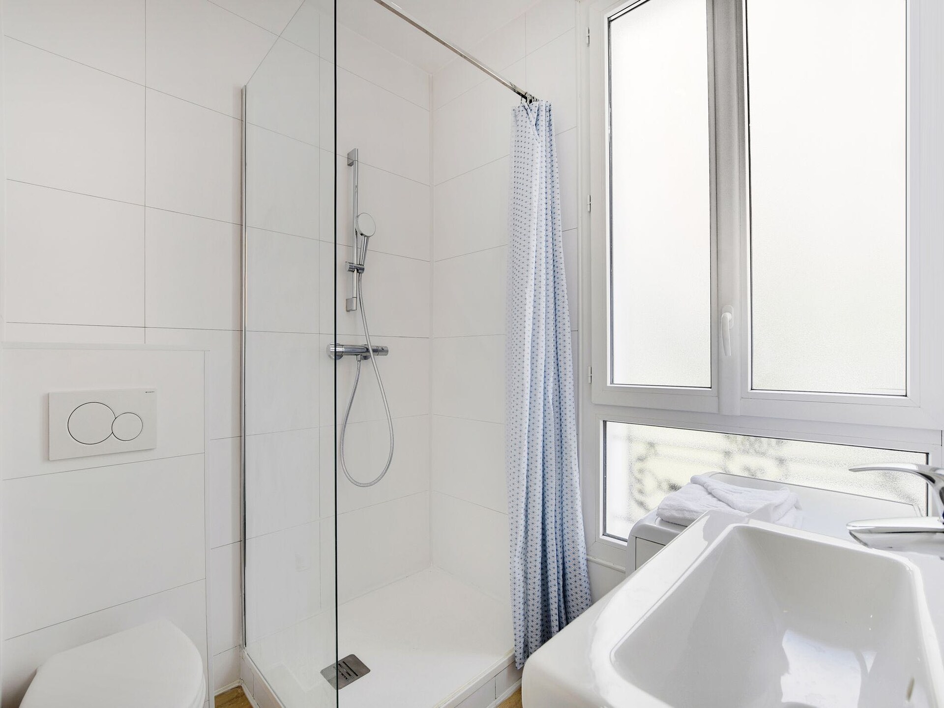 Licht appartement met 2 slaapkamers in het 18e arrondissement, vlakbij metro Marcadet - foto 9