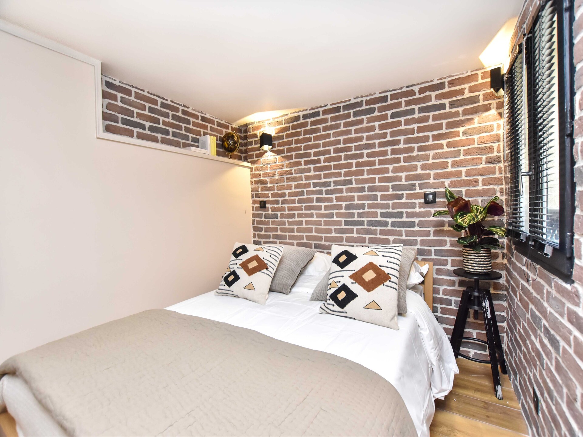 Licht appartement met 2 slaapkamers in de bruisende wijk Arts et Métiers - foto 11