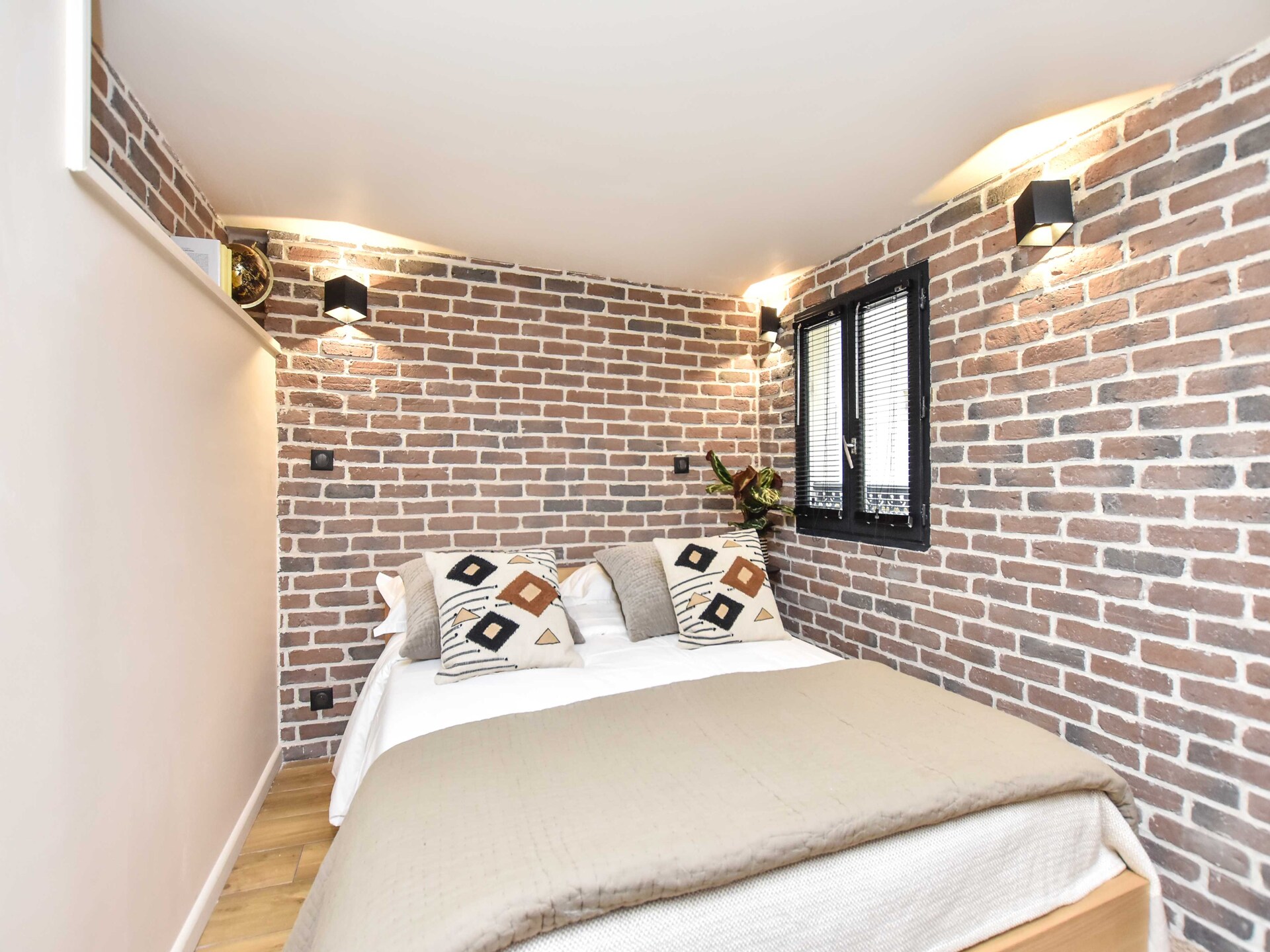 Licht appartement met 2 slaapkamers in de bruisende wijk Arts et Métiers - foto 15