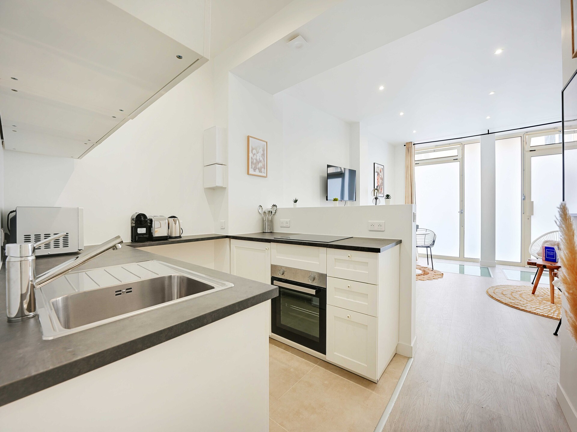 Charmant 61m² appartement in levendig Rochechouart, Parijs - foto 3