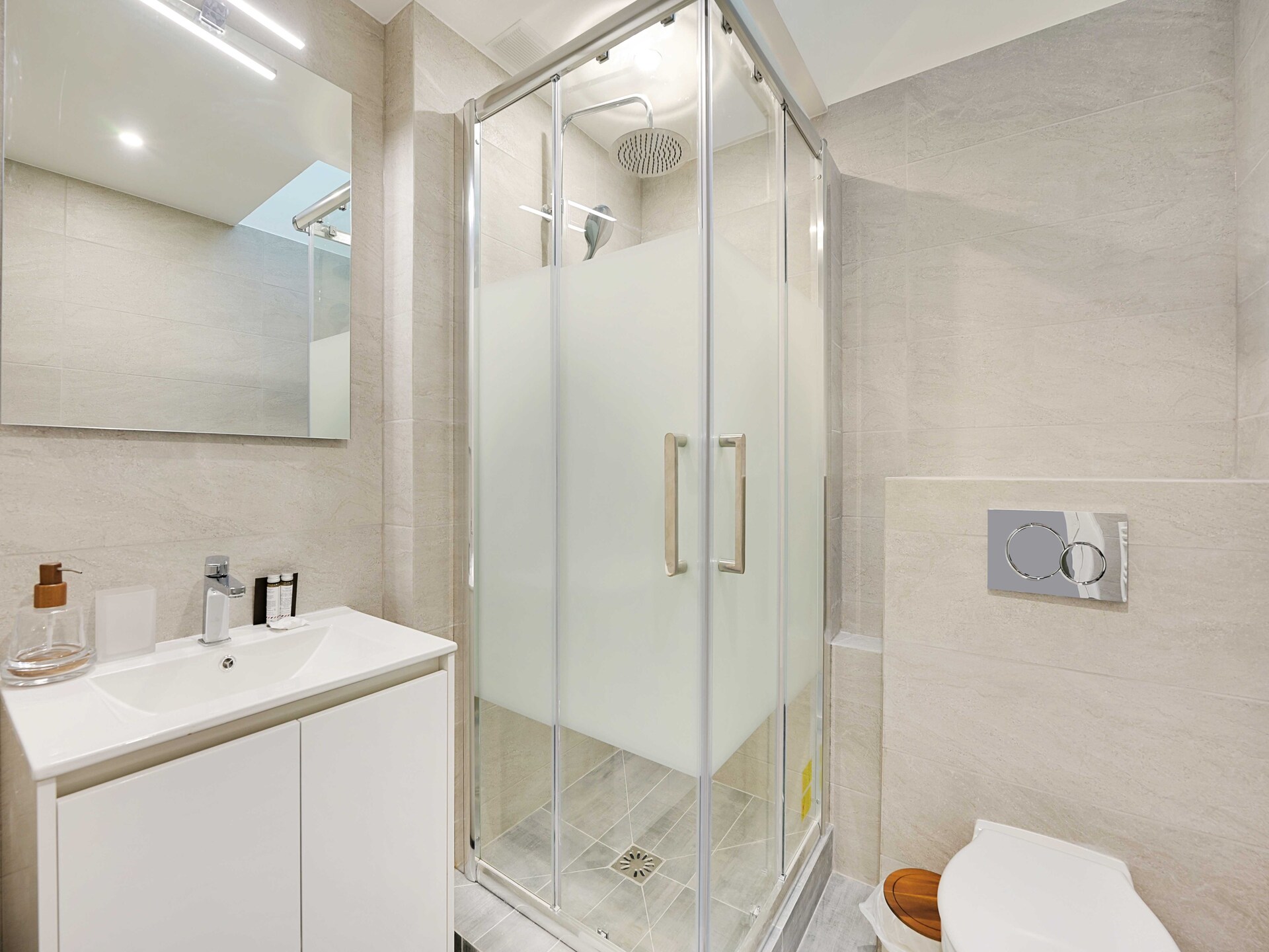 Charmant 61m² appartement in levendig Rochechouart, Parijs - foto 5