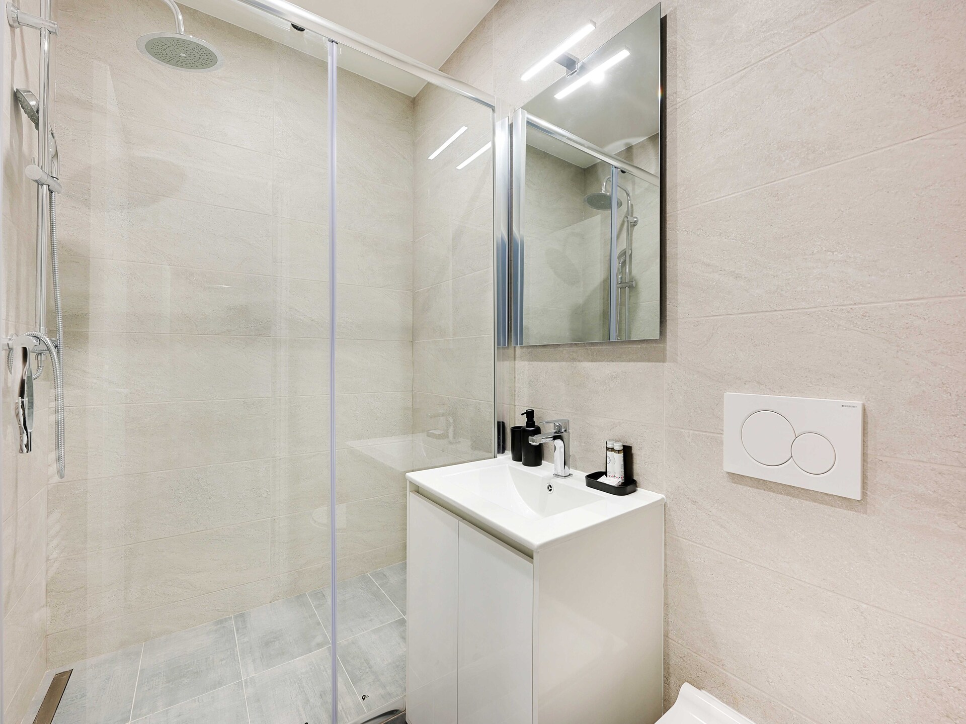 Charmant 61m² appartement in levendig Rochechouart, Parijs - foto 15