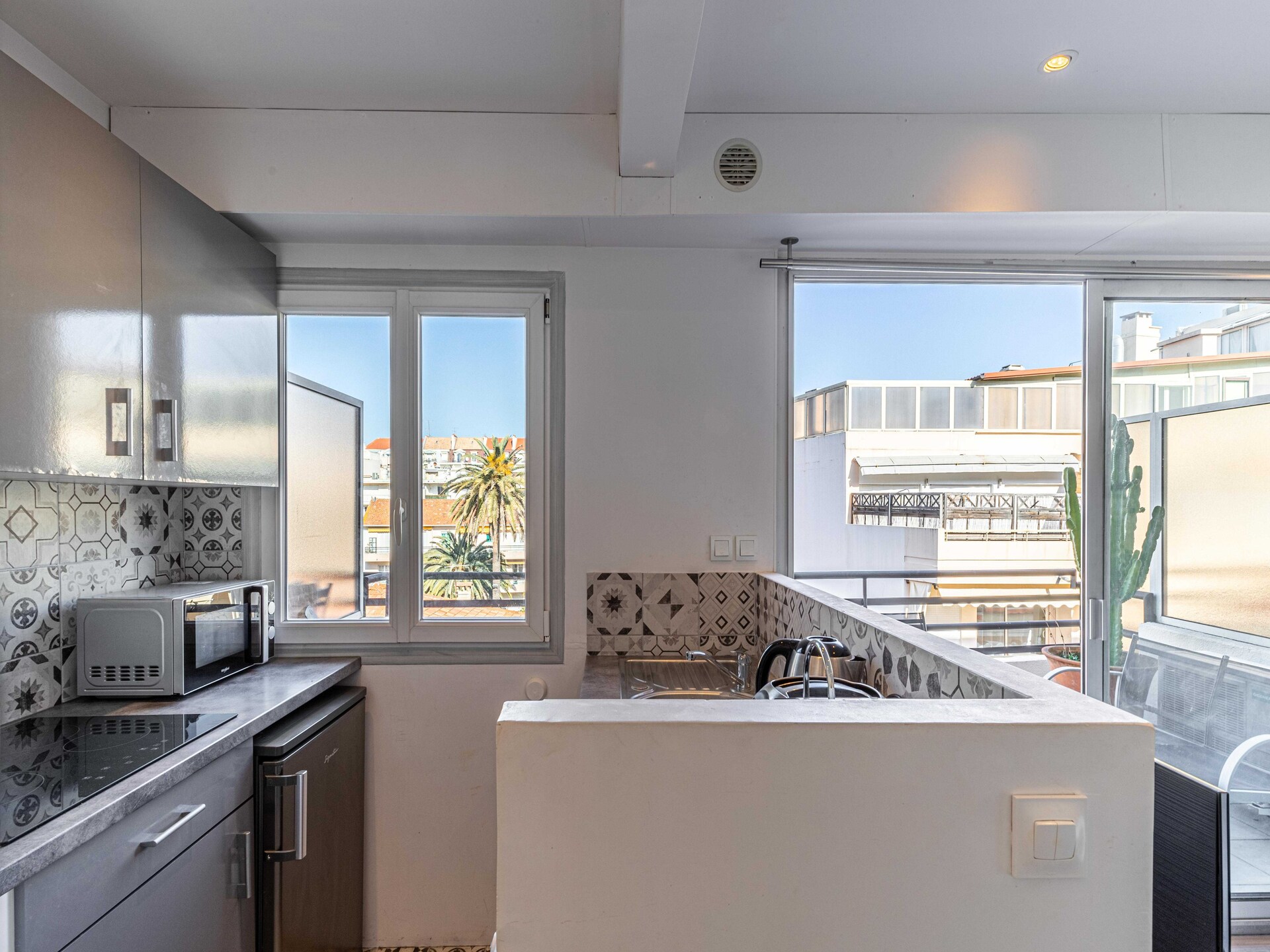 Compacte studio met terras op loopafstand van station Cannes - foto 10