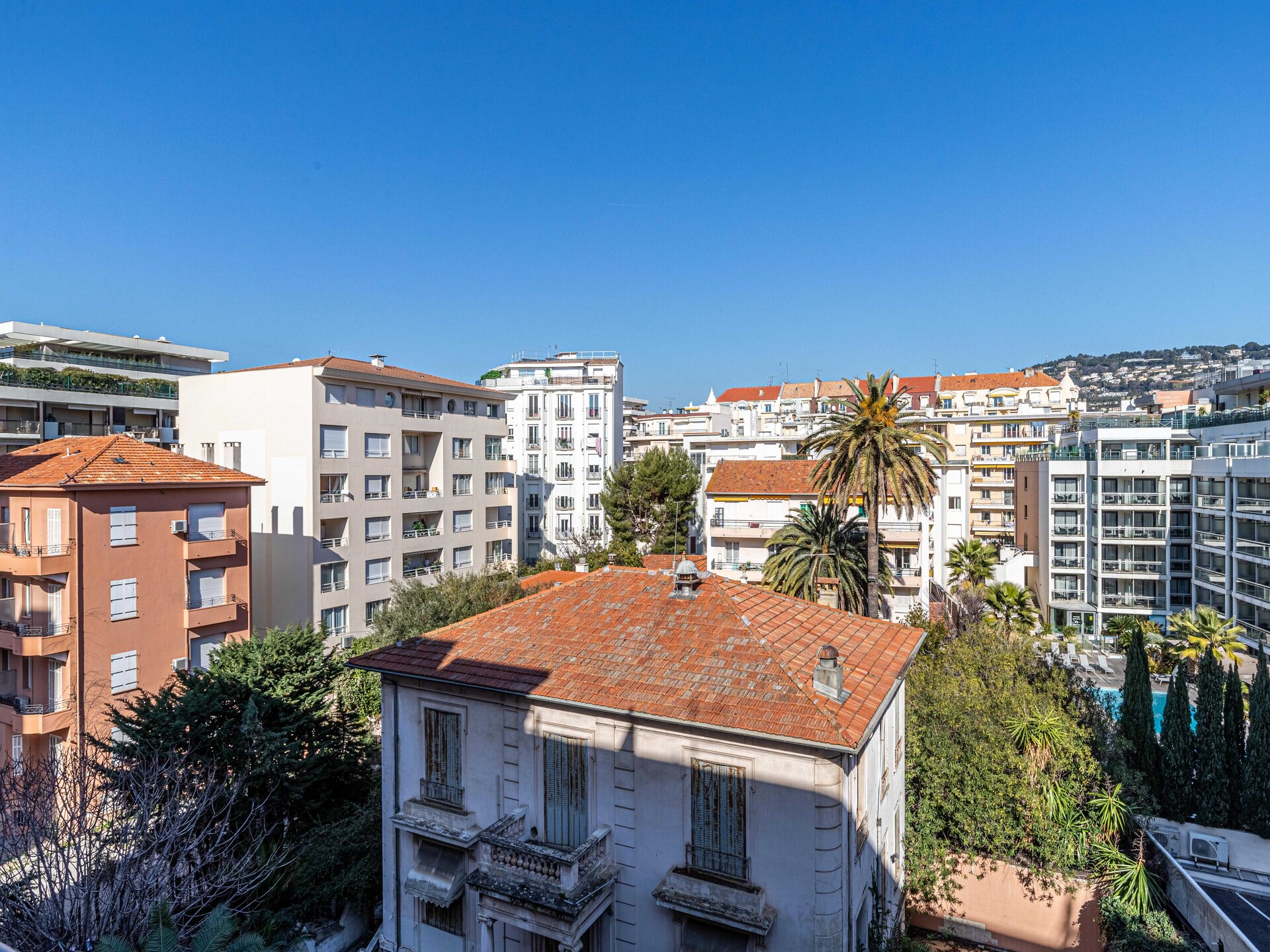 Compacte studio met terras op loopafstand van station Cannes - foto 14