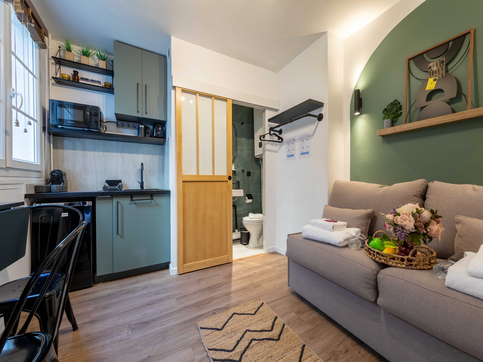 Compact studio-appartement in levendig Faubourg-Montmartre, Parijs - foto 1